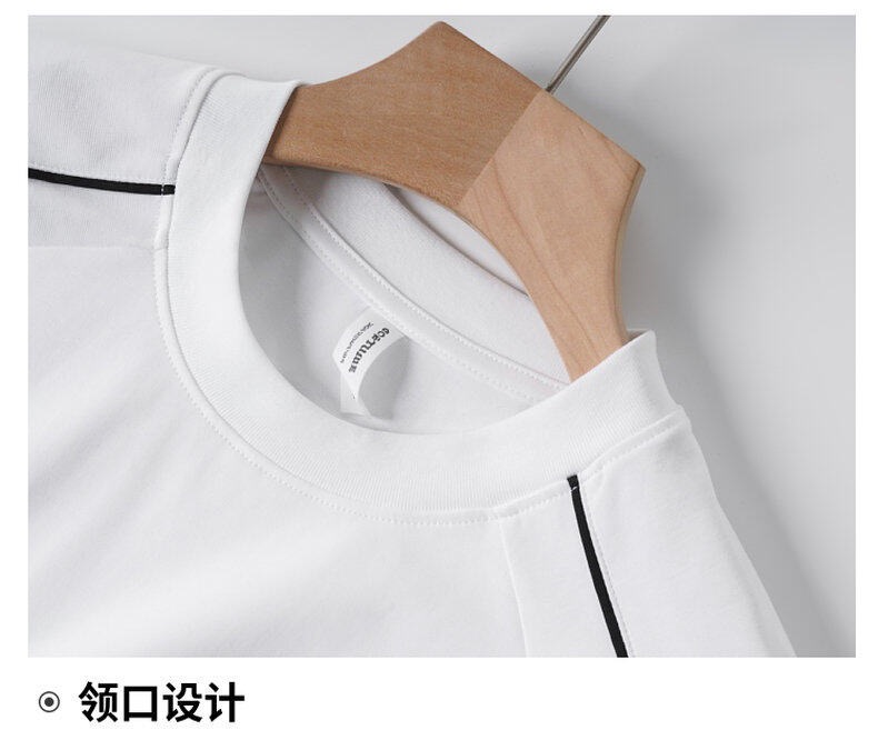 🛒购物价: 💰145
始祖鸟圆领纯棉短袖T恤。
面料是这件T恤的灵魂所在。选用高品质的纯棉面料,不仅触感柔软,贴近肌肤时毫无刺痒感,还具备卓越的性能。它拥有出色的透气性,夏日炎炎,汗水能迅速蒸发,时刻保持身体干爽;同时具备一定的防水性,偶遇小雨也无需慌张,水珠会自然滑落,衣物不易被浸湿。而且,面料经过特殊处理,耐磨耐穿,多次洗涤后依然能保持良好的版型和色泽。
经典圆领设计简洁大方,适配各种脸型,轻松展现利落的颈部线条。袖口和下摆的精致缝线,彰显品牌对细节的极致追求,牢固耐用,不易脱线。
它的实用性更是无与伦比。在城市街头,搭配牛仔裤和滑板鞋,尽显随性自在的潮流感;投身户外探险,与冲锋衣、工装裤组合,又能完美适应复杂环境,满足你的探索需求。
颜色:黑色 白色
尺码:M-3XL