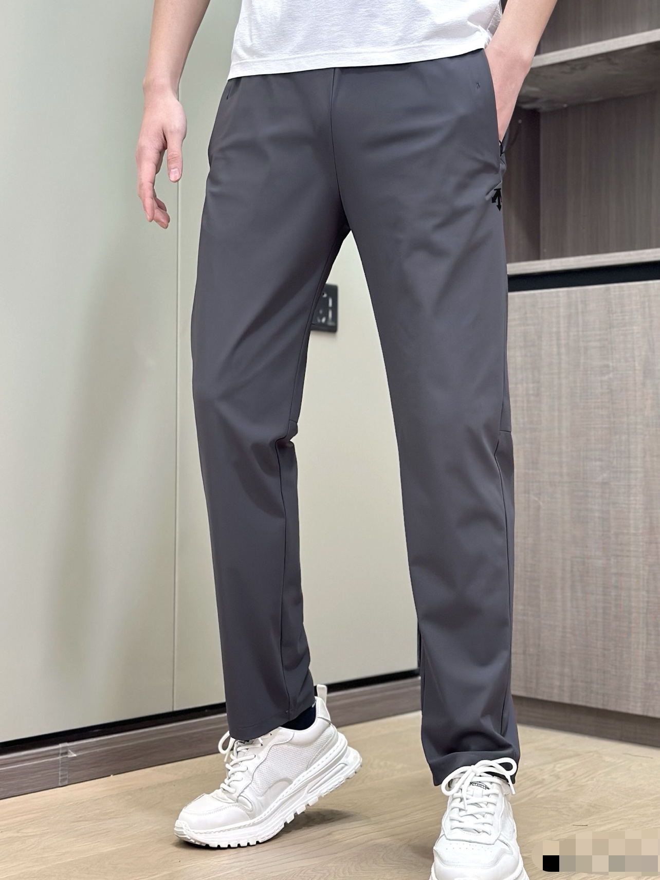 Alternative view of Pants 08461