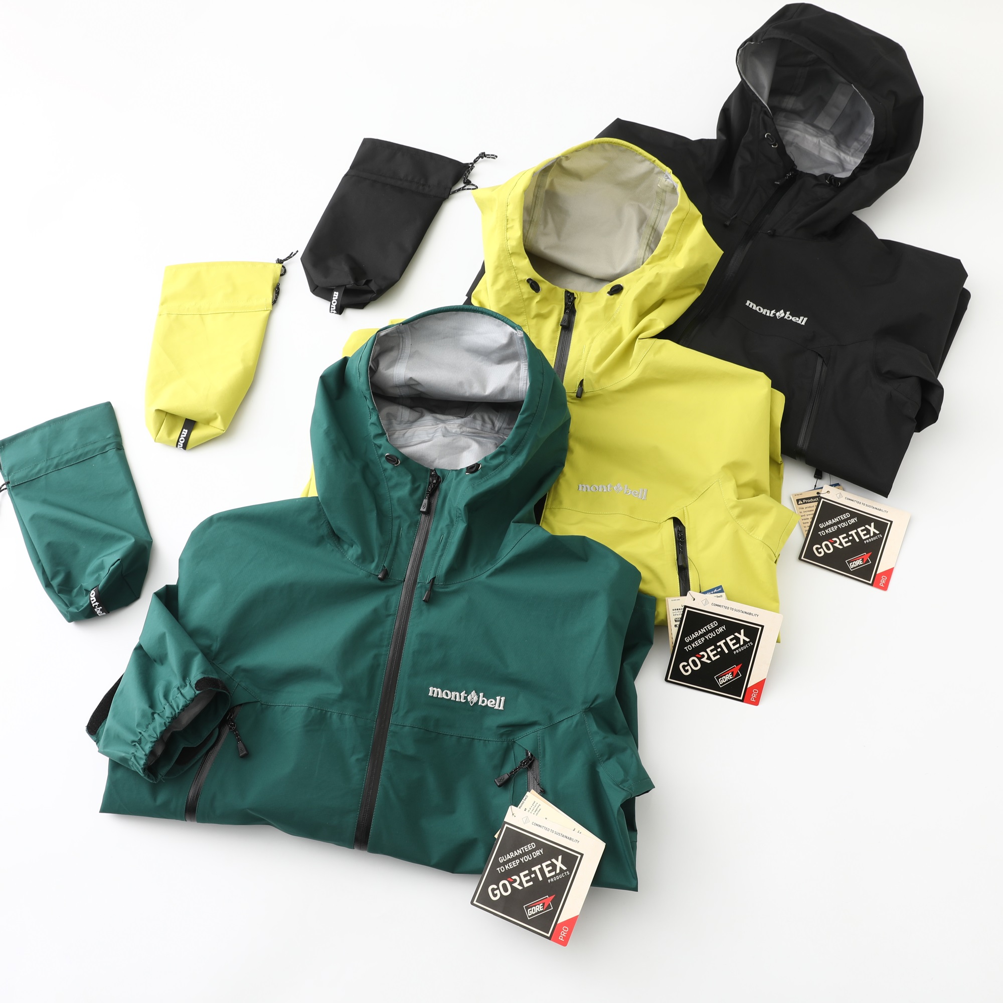 💰330
雨舞者俗称的熊猫冲锋衣,爆裂来袭
- MONTBELL 雨舞者Gore-tex 宽松休闲纯色时尚百搭字母印花雨壳 户外远足 防水防风透气防雨冲锋衣 男女同款 -
各位户外探险爱好者,当你踏入未知山林、穿越湍急溪流,一件可靠的雨具必不可少,MONTBELL雨舞者Gore-tex冲锋衣就是你的最佳拍档!它采用顶级Gore-tex面料,防水性能堪称一绝,细密分子结构能抵御暴雨倾盆,水珠在表面瞬间滑落,衣物内部始终干爽。同时,卓越的防风能力,让你在山风呼啸中也能稳步前行,不被强风干扰。透气设计则巧妙平衡内外温差,避免闷热。宽松休闲版型,不限制肢体活动,方便你攀爬、跳跃。纯色搭配字母印花,简约时尚,男女同款,和伙伴或爱人穿着,携手征服山川,无惧风雨,开启刺激探险之旅!
颜色:荧光黄 石板绿 黑色
尺码:S-XL
衣长 胸围 肩袖 袖口
S 71 108 77 25
M 73 112 78.5 26
L 75 116 80 27
XL 77 120 82 28