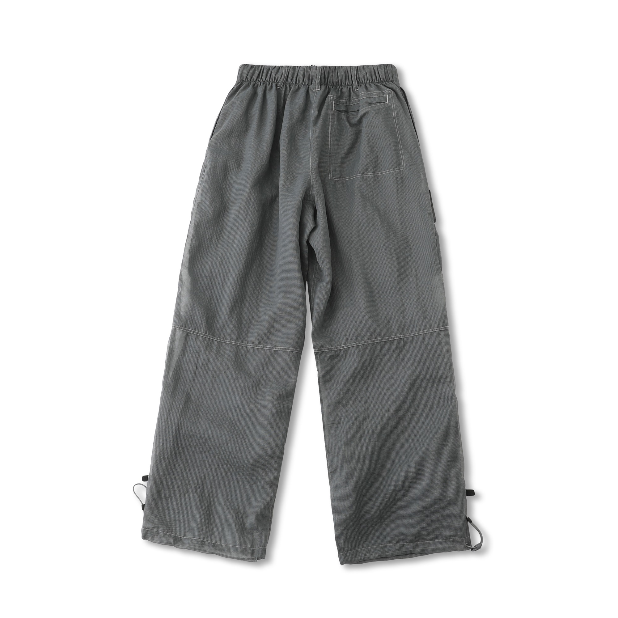 供145 耐克 Nike Sportswear Tech Pack 纯色logo刺绣工装梭织衬里多口袋休闲裤 情侣款
夏季透气双层百搭工装裤,专为炎热夏天而生,避免蚊虫叮咬
细节做工辅料1:1 订做, 原版购入,面料定织定染,极为耗时,网面设计透气亲肤,细节请看高清图,多个口袋可以修饰身形又很实用,夏天不喜欢穿短裤得铁子们必入款,虽然是长裤,但是穿起来真的和短裤一样凉爽!!
颜色:铁灰色
货号:FQ3869-068
尺码:S M L XL 松紧腰弹力很大
裤长 臀围 脚围 腰围 建议
S 96 108 44 64 120斤内
M 98 110 46 67 120-145斤
L 100 112 48 70 145-170斤
XL 102 116 50 73 170-195斤