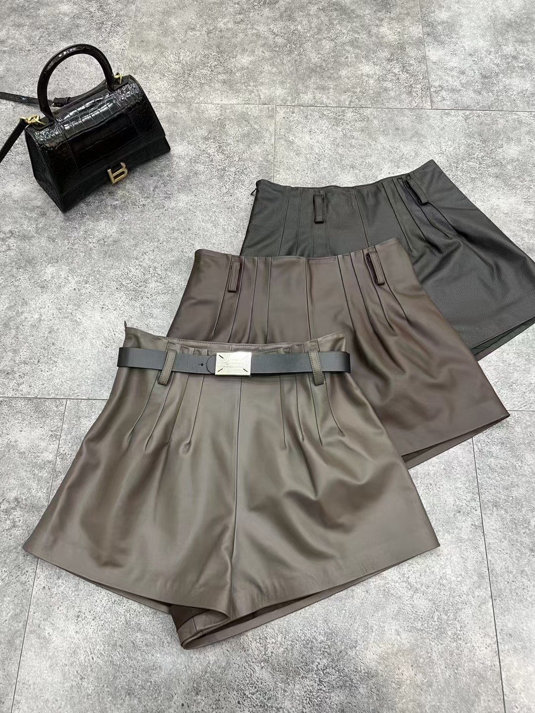 P966 High Quality Female Clothes Packed MM6 It’s a tweezer - 图片 2