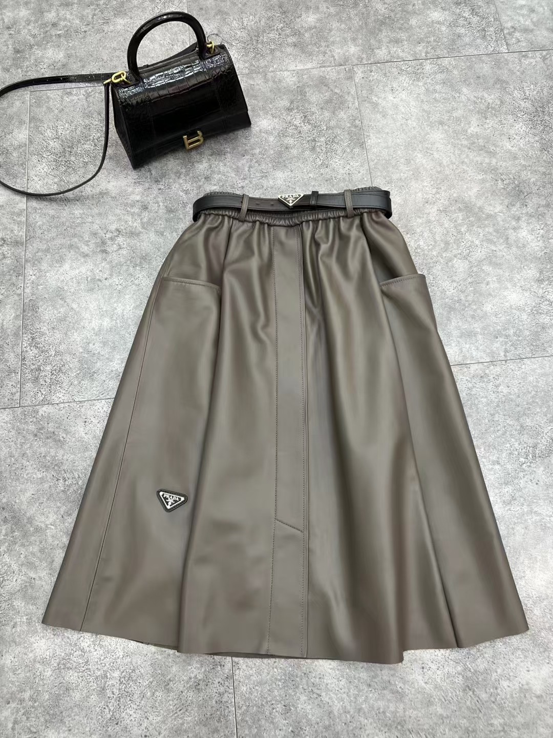 P1242 High-quality women ‘ s clothing The Prad’s a leather skirt - 图片 3