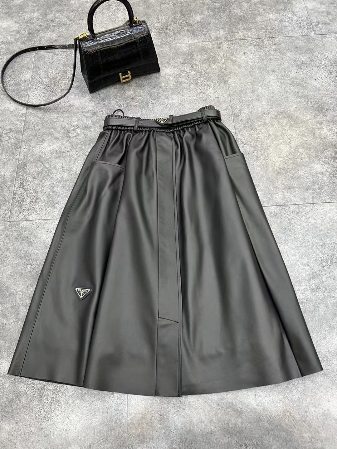 P1242 High-quality women ‘ s clothing The Prad’s a leather skirt - 图片 4