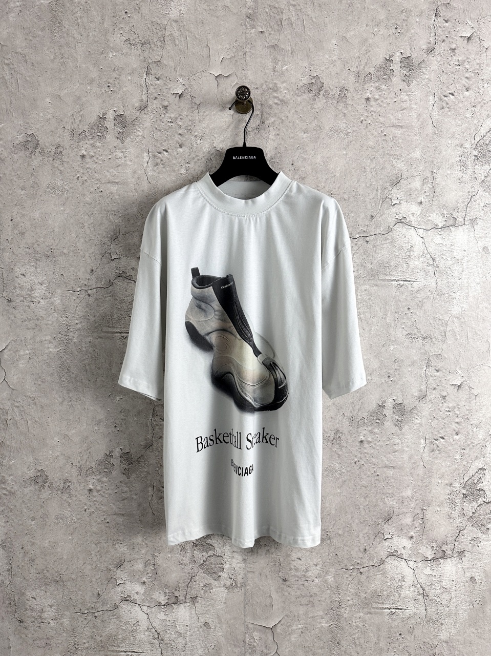 巴黎世家Balenciaga 篮球鞋短袖💰P85 颜色:奶灰