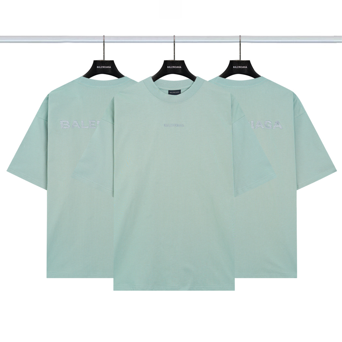 巴黎世家Balenciaga 前后中间字母刺绣短袖💰P80 颜色:水绿