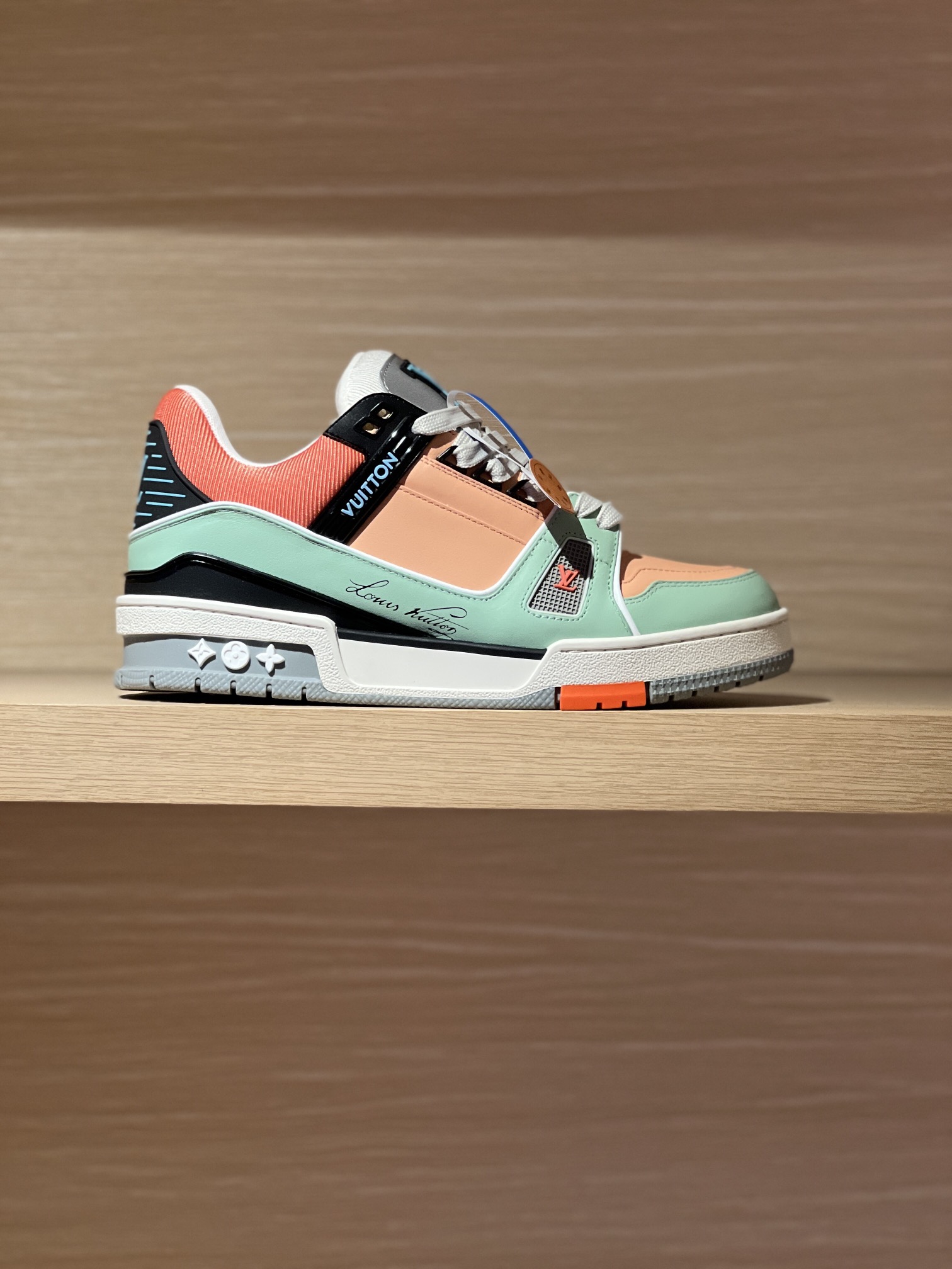 NO:237485,Focus on good quality - top-level production Hall-level Trainer macaron series couple sports shoes. Those who pursue good products, satisfy your style and play the role of ZP's old wipe effect, you can wipe it yourself. Comprehensively upgrade the latest shoe shape, materials, craftsmanship, and redevelop private model for the cabinet cabinet, and pursue the ingenious spirit of infinite closeness Size Women's 35-40 (40 custom-made no return or exchange) Men's 38-45 (38/45 custom-made no return or exchange) Price Women's 450 men's cabinet cabinet is consistently packaged!  Gifts are so great!  , casual shoes/sports shoes, sneakers19860909专注好品质——顶级出品 殿堂级Trainer马卡龙系列情侣款运动板鞋 追求好货的亲们,满足各位的逼格发挥了 ZP的擦旧效果,亲们可自行去擦拭发挥 全面升级柜柜最新的鞋型,材料,工艺细化,大底重新开发私模,追求无限接近的匠心精神  Size 女35-40（40定做不退换）  男38-45（38/45定做不退换） Price女款450男款 柜柜一致包装！送礼高大上！,休闲鞋/运动鞋,sneakers,Women's Shoes