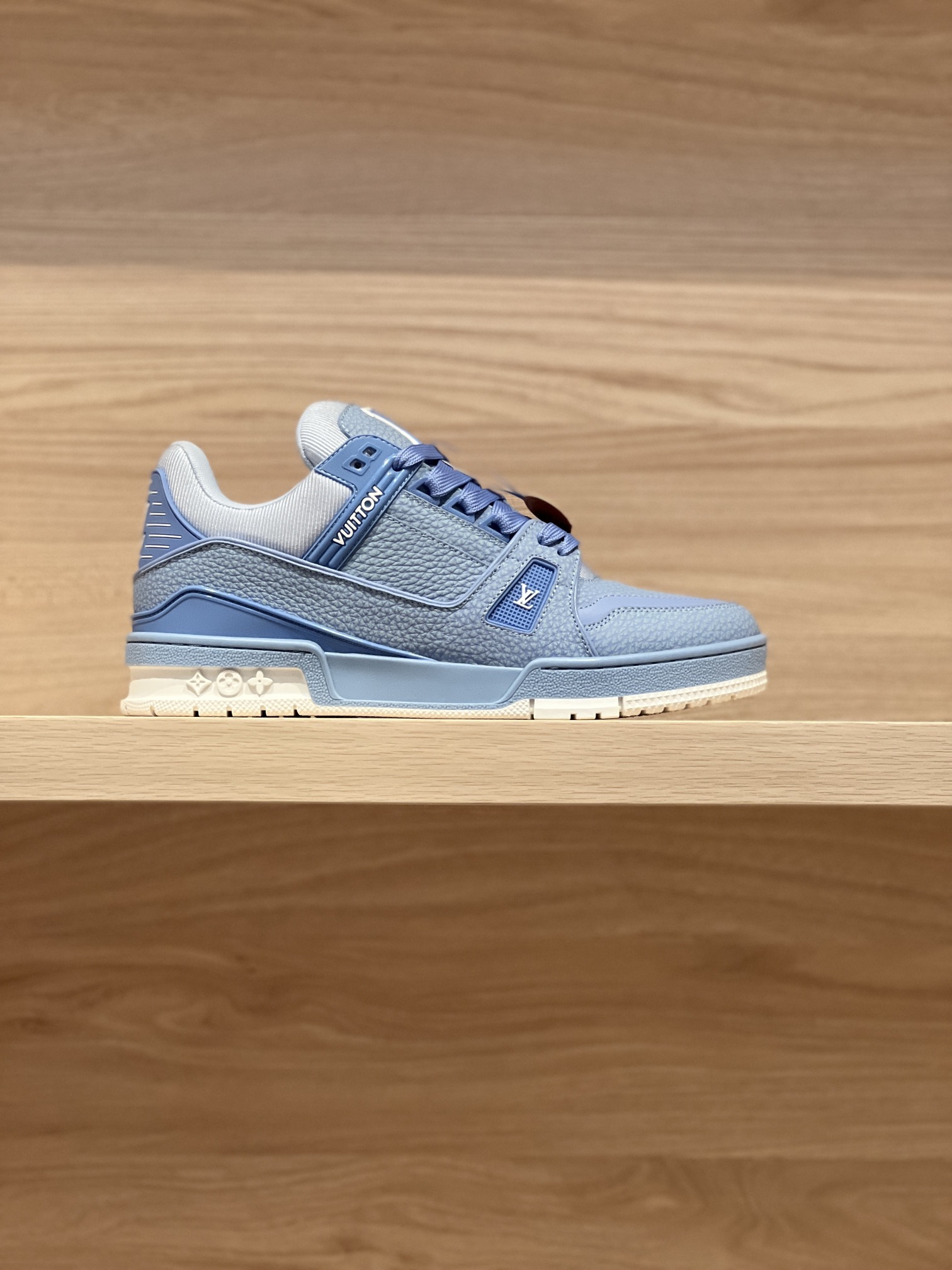 NO:237475,Focus on good quality - top-level production Macaron blue real shot - purchasing agent Trainer new color updates Original material customization!  The cost of embossing technology has increased in vain!  Non-currency!  Private model bottom!  Fine craftsmanship!  Size women 35-40 (40 custom made no return or exchange) Men 38-46 (38/45/46 custom made no return or exchange) Price women 450 men Aircraft box packaging, casual shoes/sports shoes, sneakers19860909专注好品质——顶级出品 马卡龙蓝色实拍——代购级Trainer 新色更新 原版材料定制！压纹工艺成本徒然增加！非通货！私模大底！精细工艺！ Size女35-40（40定做不退换） 男38-46（38/45/46定做不退换） Price女450男 飞机盒包装配,休闲鞋/运动鞋,sneakers,Women's Shoes