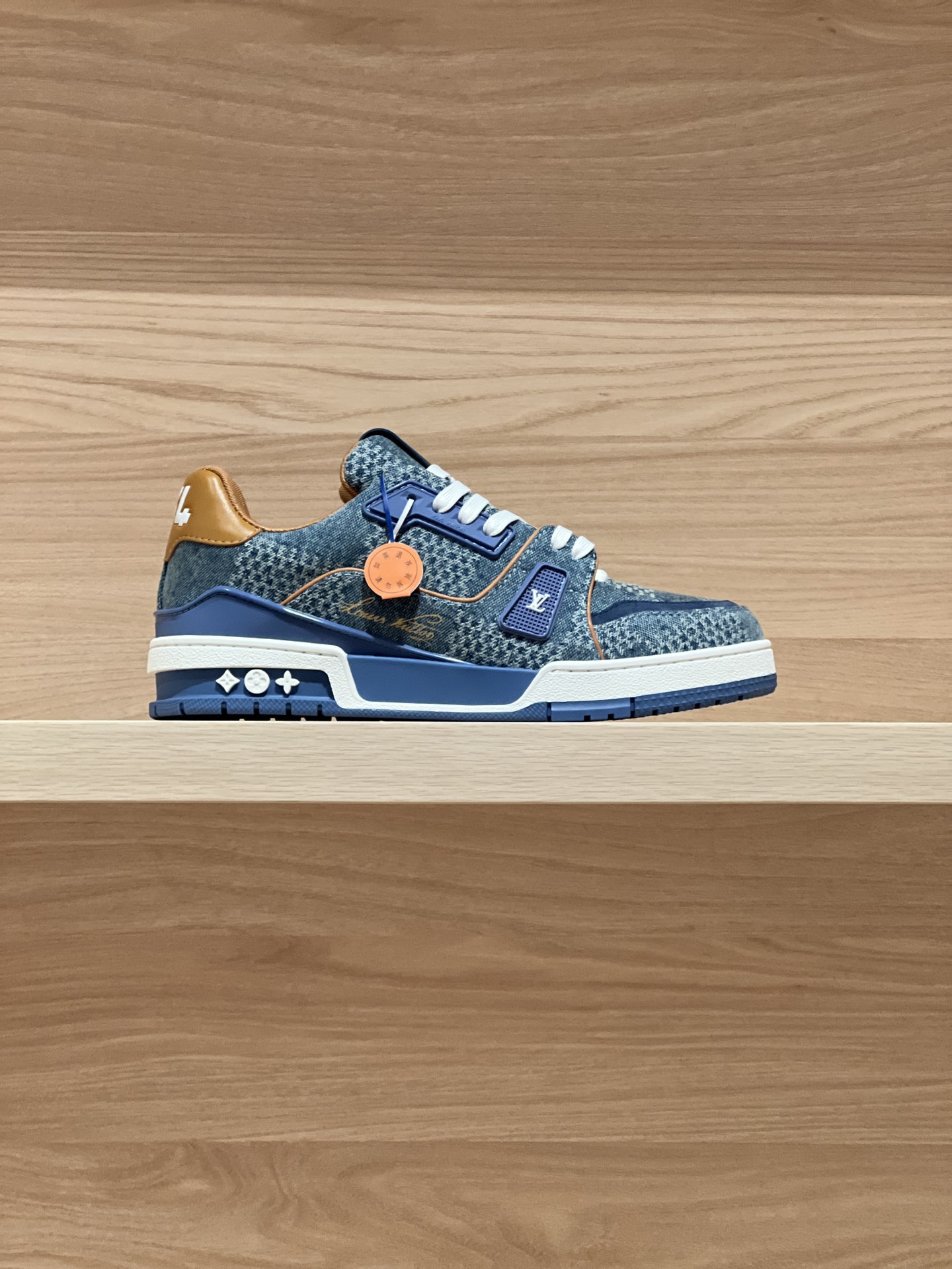 NO:237492,Focus on good quality - top-level production, real shot of denim chess board blue - purchasing-level Trainer new color update, customization of original materials!  The cost of embossing technology has increased in vain!  Non-currency!  Private model bottom!  Fine craftsmanship!  Size women 35-40 (40 custom made no return or exchange) Men 38-46 (38/45/46 custom made no return or exchange) Price Aircraft box packaging matching, casual shoes/sports shoes, sneakers19860909专注好品质——顶级出品 牛仔棋盘蓝实拍——代购级Trainer 新色更新 原版材料定制！压纹工艺成本徒然增加！非通货！私模大底！精细工艺！ Size女35-40（40定做不退换） 男38-46（38/45/46定做不退换） Price 飞机盒包装配套,休闲鞋/运动鞋,sneakers,Women's Shoes