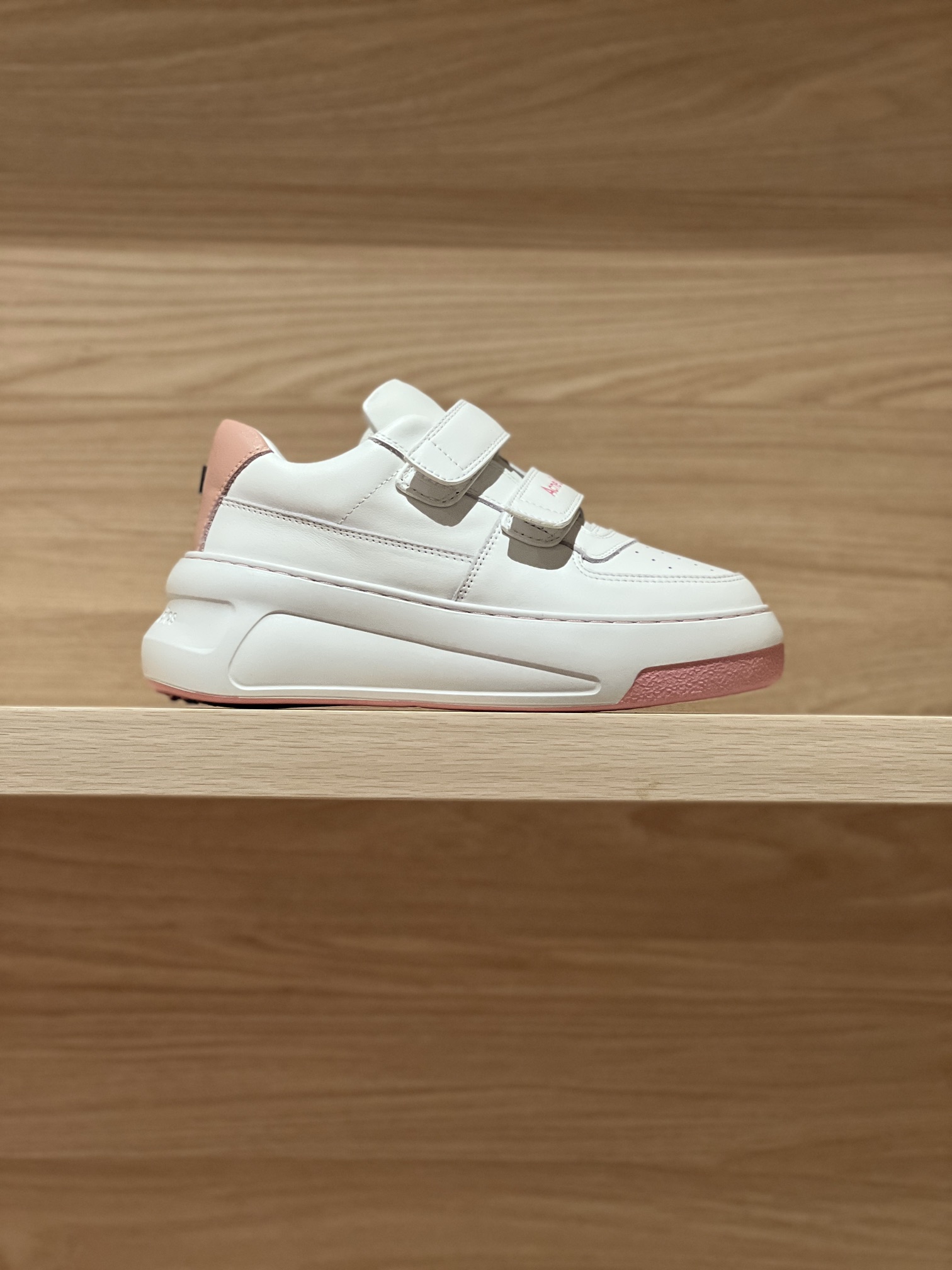 NO:237417,Focus on good quality - top-level production, real shot of pink tails - Acne Studios, thick-soled white shoes with shit, original version, accurate CP!  The shoe shape is infinitely close, and the fine craftsmanship is produced. The fabric is made of original cowhide, water-dyed sheepskin/mesh cloth inside, original rubber foamed sole, wear-resistant, non-slip, light and comfortable to wear!  Thickness 5cm Size 35-40 (40 custom made without return) Price Original exquisite packaging, casual shoes/sports shoes, acne studios, dior, sneakers, cowhide, sheepskin19860909专注好品质——顶级出品 粉尾实拍——Acne Studios 踩屎感厚底小白鞋  原版购入精准cp！鞋型无限接近,精细工艺出 面料采用原版牛皮,内里水染羊皮/网布,原版橡胶发泡大底,耐磨防滑穿着轻便舒适！厚度5cm Size 35-40（40定做不退换） Price 原版精美包装配套,休闲鞋/运动鞋,acne studios,dior,sneakers,cowhide,sheepskin,Women's Shoes