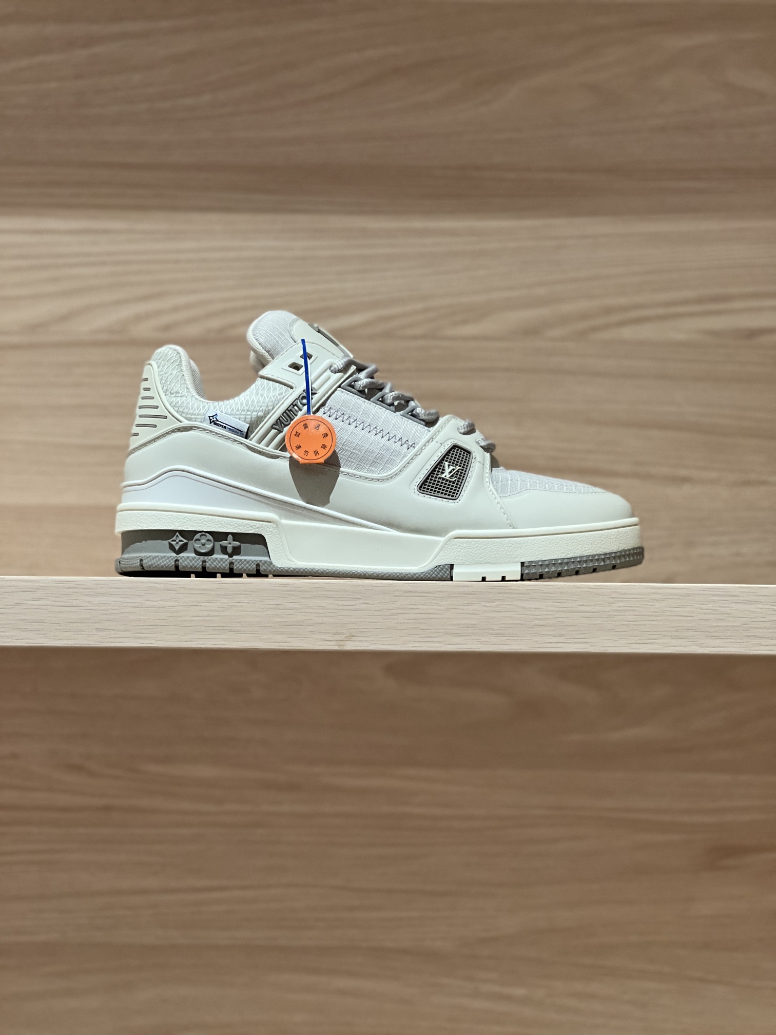 NO:237423,Focus on good quality - top-level production, gray and white real shots - purchasing agent Trainer 24FW new autumn and winter colors original precise CP!  The shoe shape is infinitely close, and the product is produced in fine craftsmanship. It is as good as ever!  Customized original materials!  Original fabric cowhide splicing custom mesh fabric, breathable mesh fabric inside, original customized private mold outsole TPU outsole Size women 35-40 (40 custom made no return or exchange) Men 38-46 (38/45/46 custom made no return or exchange) Price women Men 460 Gift box exquisite packaging matching handbag, casual shoes/sports shoes, sneakers, cowhide19860909专注好品质——顶级出品 灰白实拍——代购级Trainer 24FW秋冬新色 原版精准CP！鞋型无限接近,精细工艺出品 一如既往地好货出炉！原版材料定制！面料原版牛皮拼接定制网布,内里透气网布,原版定制私模大底TPU大底  Size女35-40（40定做不退换）  男38-46（38/45/46定做不退换）  Price女 男460 礼品盒精美包装配套手提袋,休闲鞋/运动鞋,sneakers,cowhide,Women's Shoes