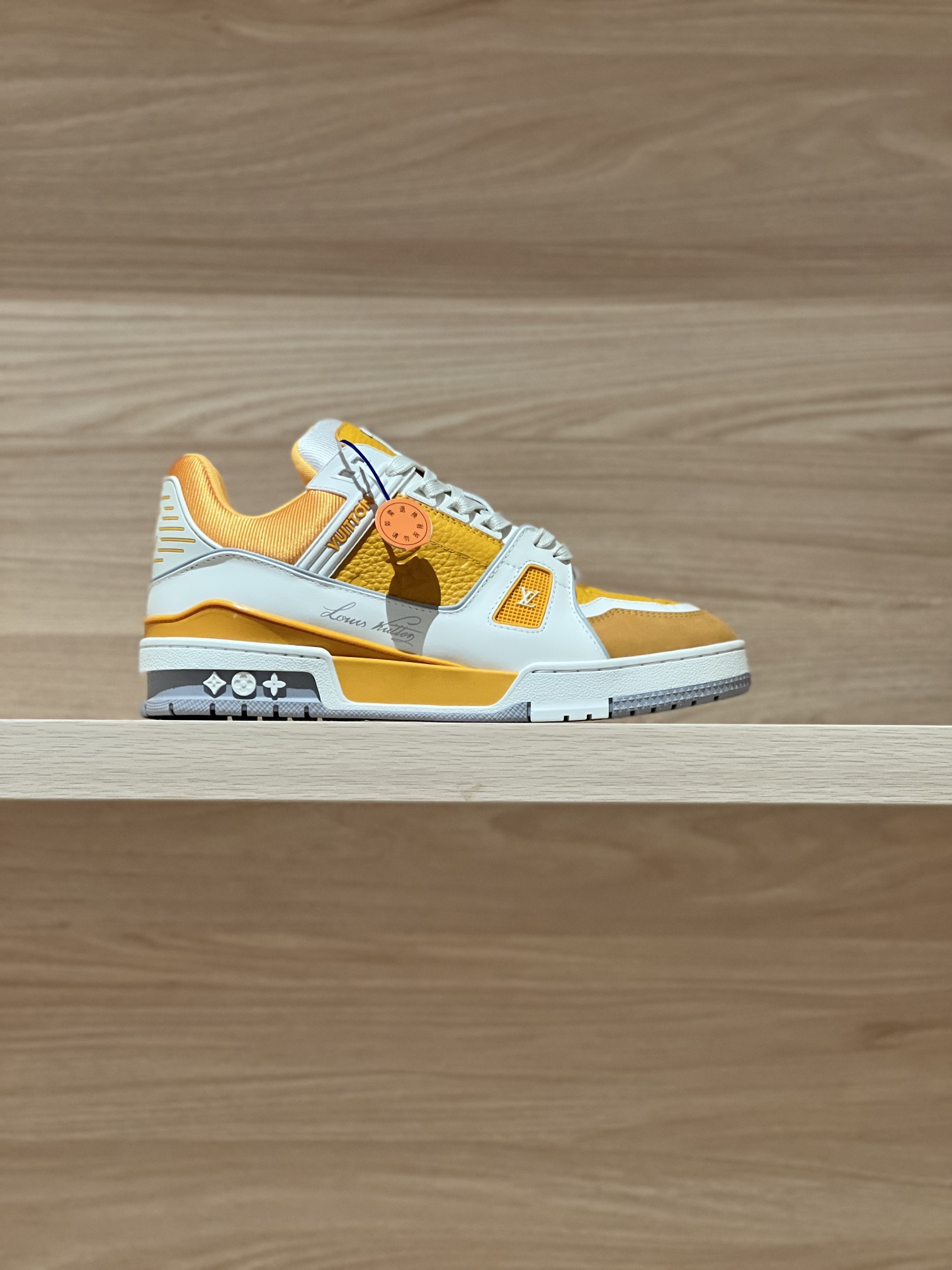 NO:237418,Focus on good quality - top-level production, real shot of lemon yellow - purchasing-level Trainer 24FW new autumn and winter colors, original precise CP!  The shoe shape is infinitely close, and the product is produced in fine craftsmanship. It is as good as ever!  Customized original materials!  Original fabric cowhide splicing custom mesh fabric, breathable mesh fabric inside, original customized private mold outsole TPU outsole Size women 35-40 (40 custom made no return or exchange) Men 38-46 (38/45/46 custom made no return or exchange) Price women Men 460 Gift box exquisite packaging matching handbag, casual shoes/sports shoes, sneakers, cowhide19860909专注好品质——顶级出品 柠檬黄实拍——代购级Trainer 24FW秋冬新色 原版精准CP！鞋型无限接近,精细工艺出品 一如既往地好货出炉！原版材料定制！面料原版牛皮拼接定制网布,内里透气网布,原版定制私模大底TPU大底  Size女35-40（40定做不退换）  男38-46（38/45/46定做不退换）  Price女 男460 礼品盒精美包装配套手提袋,休闲鞋/运动鞋,sneakers,cowhide,Women's Shoes