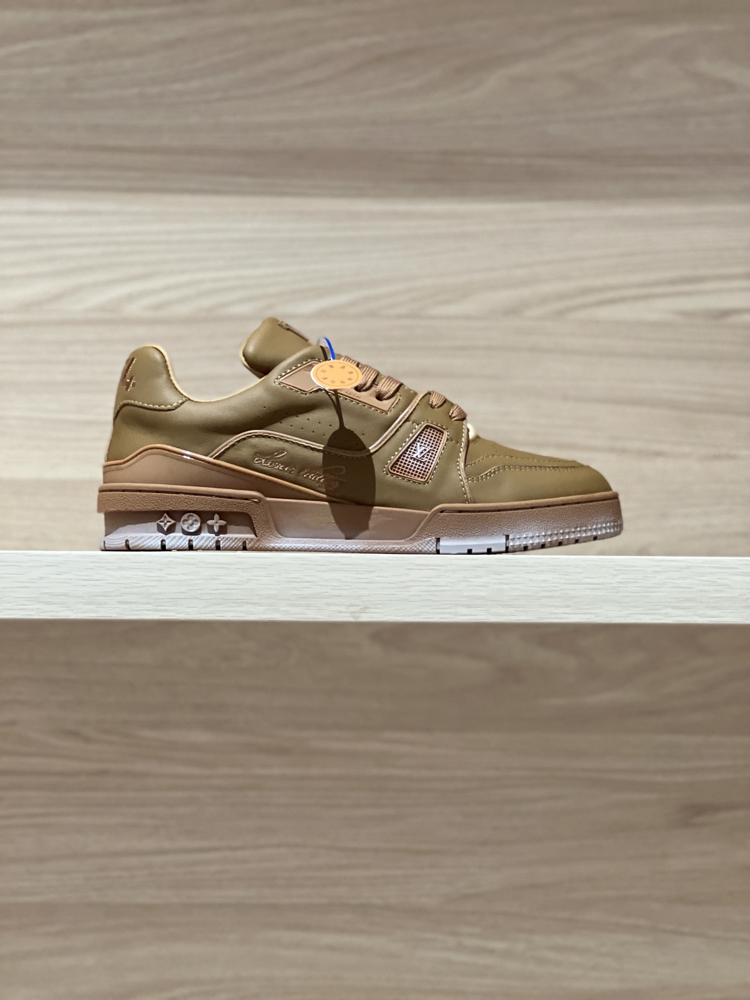 NO:237436,Focus on good quality - top-level production, real shot of cowhide and brown - purchasing-level Trainer 24FW new autumn and winter colors original precise CP!  The shoe shape is infinitely close, and the product is produced in fine craftsmanship. It is as good as ever!  Customized original materials!  Original calfskin, inner cowhide, original customized private molded outsole TPU sole Size women 35-40 (40 custom made no return or exchange) Men 38-46 (38/45/46 custom made no return or exchange) Price Women Men 460 Gift box exquisite packaging matching handbag, casual shoes/sports shoes, sneakers, cowhide19860909专注好品质——顶级出品 牛皮棕实拍——代购级Trainer 24FW秋冬新色 原版精准CP！鞋型无限接近,精细工艺出品 一如既往地好货出炉！原版材料定制！面料原版小牛皮,内里牛皮,原版定制私模大底TPU大底  Size女35-40（40定做不退换）  男38-46（38/45/46定做不退换）  Price女 男460 礼品盒精美包装配套手提袋,休闲鞋/运动鞋,sneakers,cowhide,Women's Shoes