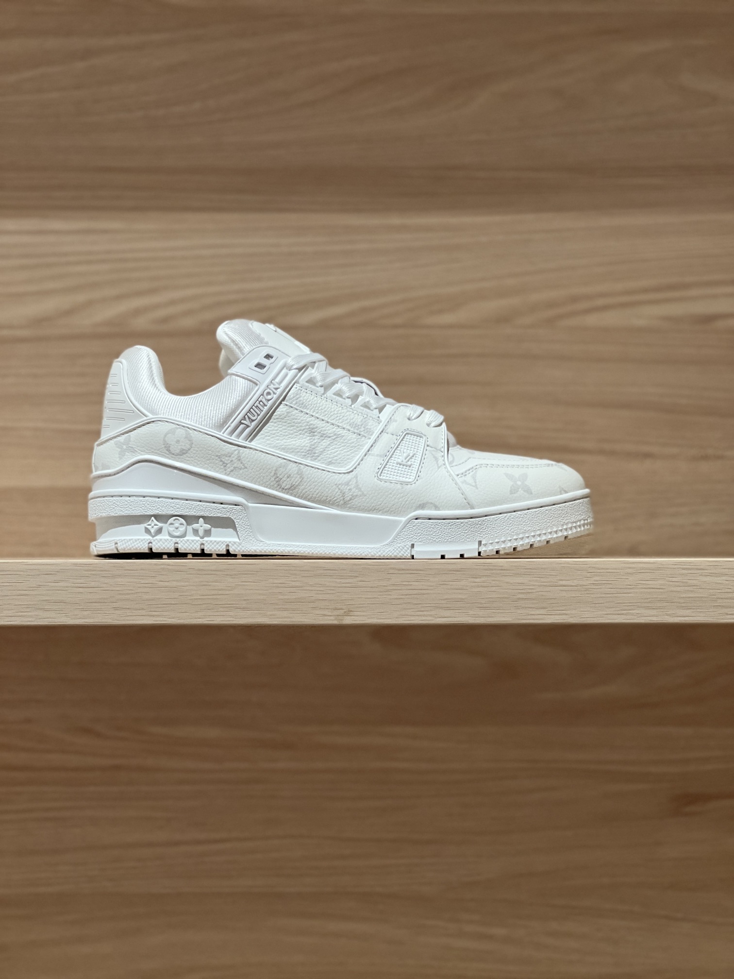 NO:237422,Focus on good quality - top-level production, real white print shooting - purchasing agent Trainer 25FW new autumn and winter colors, original precise CP!  The shoe shape is infinitely close, and the product is produced in fine craftsmanship. It is as good as ever!  Customized original materials!  Original fabric lychee pattern cowhide, original inner breathable mesh fabric, original customized private mold outsole TPU outsole Size women 35-40 (40 custom made no return or exchange) Men 38-46 (38/45/46 custom made no return or exchange) Price Women Men 460 Gift box exquisite bag matching handbag, casual shoes/sports shoes, sneakers, cowhide19860909专注好品质——顶级出品 白色印花实拍——代购级Trainer 25FW秋冬新色 原版精准CP！鞋型无限接近,精细工艺出品 一如既往地好货出炉！原版材料定制！面料原版荔枝纹牛皮,内里原版透气网布,原版定制私模大底TPU大底  Size女35-40（40定做不退换）  男38-46（38/45/46定做不退换）  Price女 男460 礼品盒精美包配套手提袋,休闲鞋/运动鞋,sneakers,cowhide,Women's Shoes