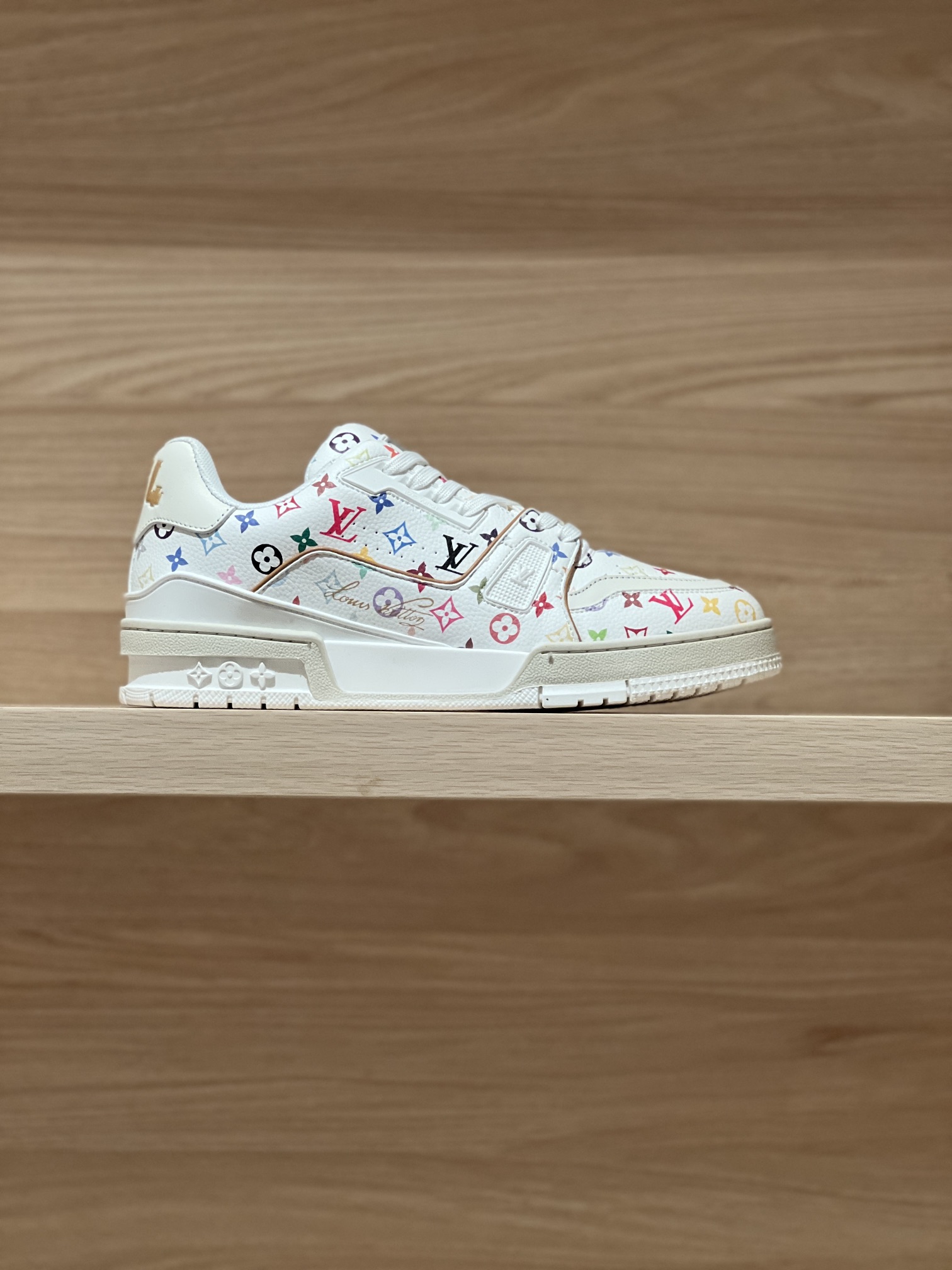 NO:237447,Focus on good quality - top-level production, real white shot - purchasing agent Trainer 25ss Murakami Takashi jointly created three-color original accurate CP!  The shoe shape is infinitely close, and the product is produced in fine craftsmanship. It is as good as ever!  Customized original materials!  Original fabric lychee pattern cowhide / original PU material, original breathable mesh fabric inside, original customized private mold outsole TPU outsole Size women 35-40 (40 custom made no return or exchange) Men 38-46 (38/45/46 custom made no return or exchange) Price women Men 460 Gift box exquisite packaging matching handbag, casual shoes/sports shoes, sneakers, cowhide19860909专注好品质——顶级出品 白色实拍——代购级Trainer 25ss村上隆联名三彩 原版精准CP！鞋型无限接近,精细工艺出品 一如既往地好货出炉！原版材料定制！面料原版荔枝纹牛皮/原版PU材质,内里原版透气网布,原版定制私模大底TPU大底  Size女35-40（40定做不退换）  男38-46（38/45/46定做不退换）  Price女 男460 礼品盒精美包装配套手提袋,休闲鞋/运动鞋,sneakers,cowhide,Women's Shoes