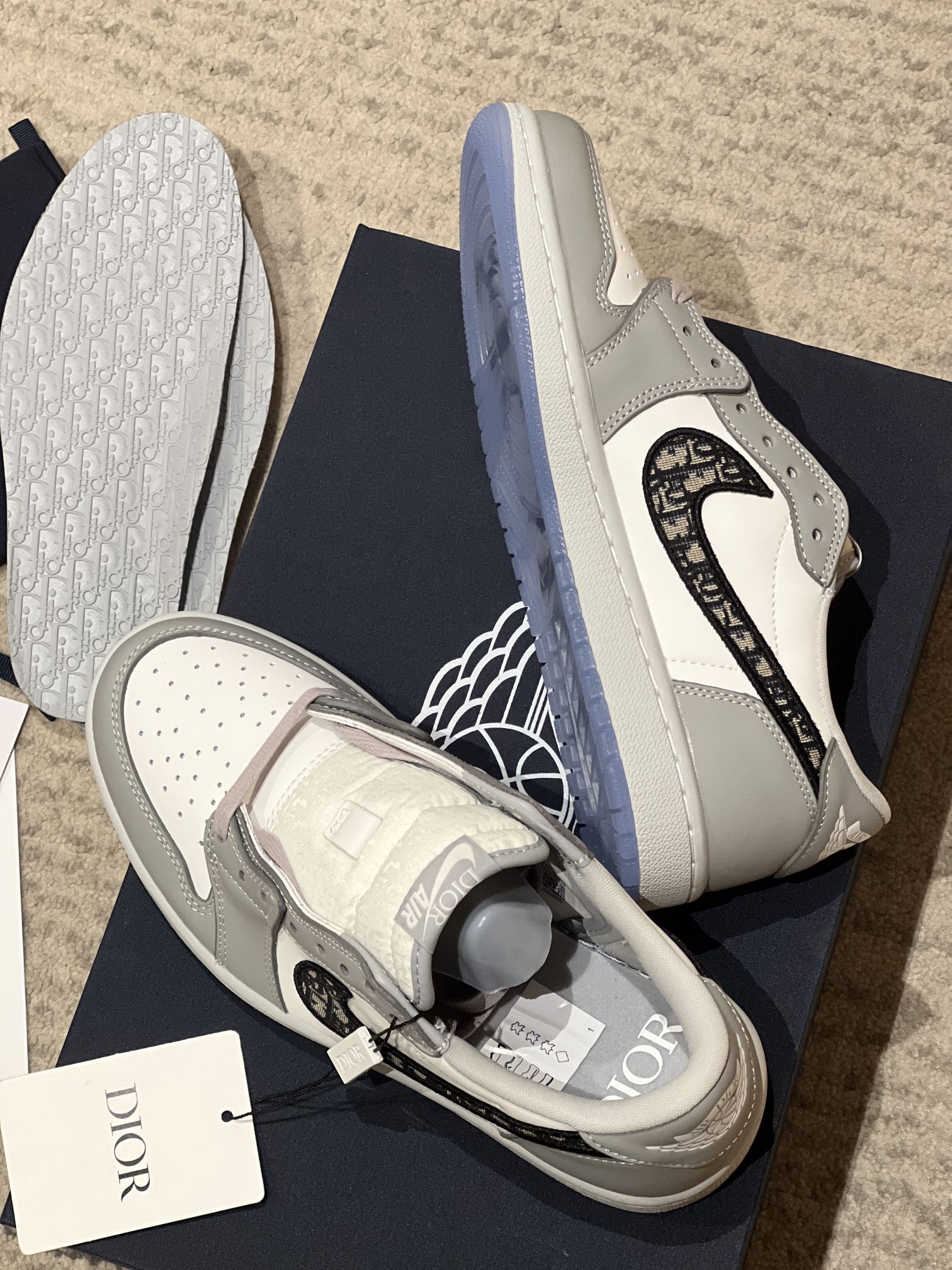 Dior 低帮 —— Dior x AJ 1联名款运动鞋