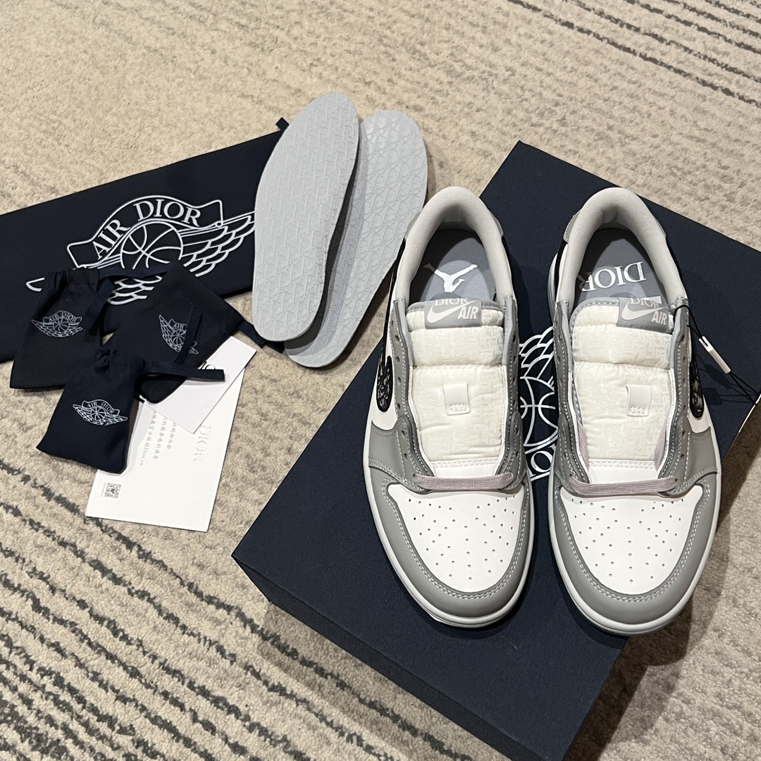 Dior 低帮 —— Dior x AJ 1联名款运动鞋