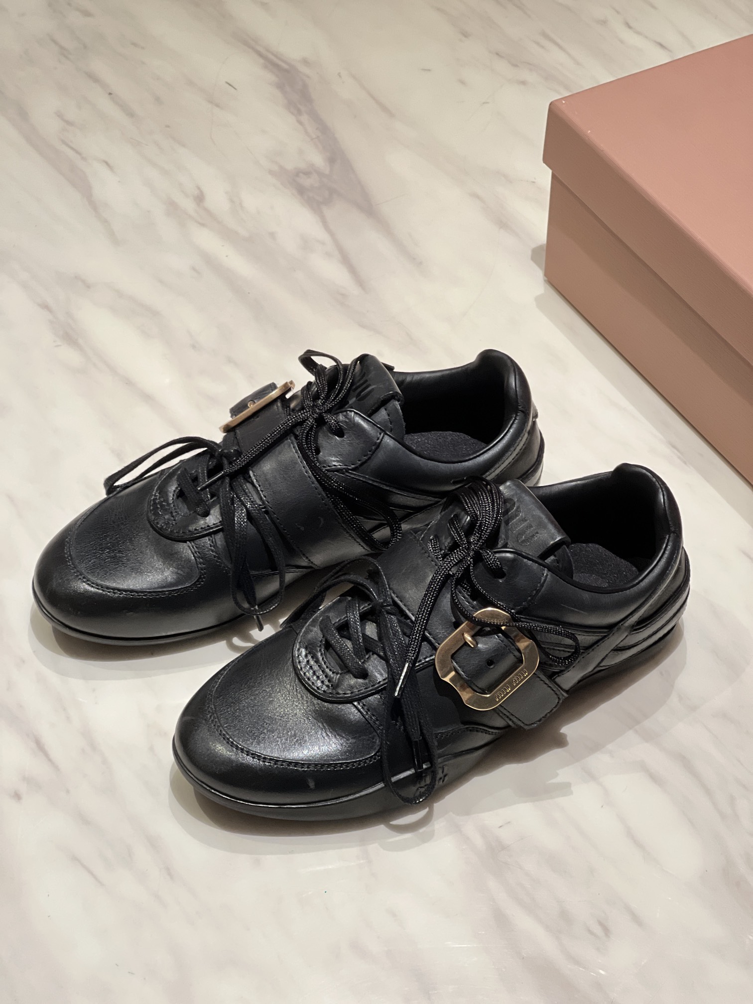 Miu Miu 黑色 ~ Miu 25fw 走秀款金扣做旧德训鞋