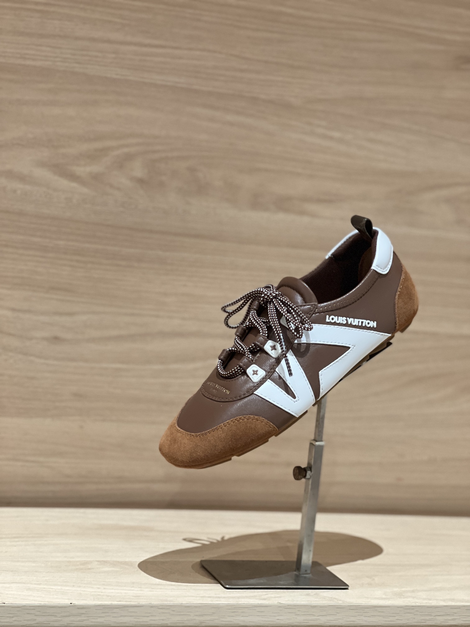 NO:696109,Focus on good quality - top product, brown real shot - V Sneakerina ballet dance sneakers, original accurate CP!  The shoe shape is infinitely close, and the best product comes out. The fabric is made of suede/sheepskin/sequins, the lining is breathable and comfortable mesh, and the foot pads are cowhide. The foot pads are removable, and the original method is the same as the double foot pads!  Original TPU outsole Size 35-42 (40/41/42 customized, non-returnable) P Gift box packaging matching/original mesh bag, ballet shoes, sneakers, cowhide, sheepskin, chamois leather19860909专注好品质——顶级出品 棕色实拍——V Sneakerina 德训鞋芭蕾舞蹈运动鞋   原版精准cp！鞋型无限接近,好货出 面料采用麂皮/羊皮/亮片,内里透气舒服网布,垫脚牛皮,垫脚可以拆卸,原版一致做法双垫脚！原版TPU大底 Size35-42（40/41/42定做不退换） P 礼品盒包装配套/原版网布袋,芭蕾舞鞋,sneakers,cowhide,sheepskin,chamois leather,Women's Shoes