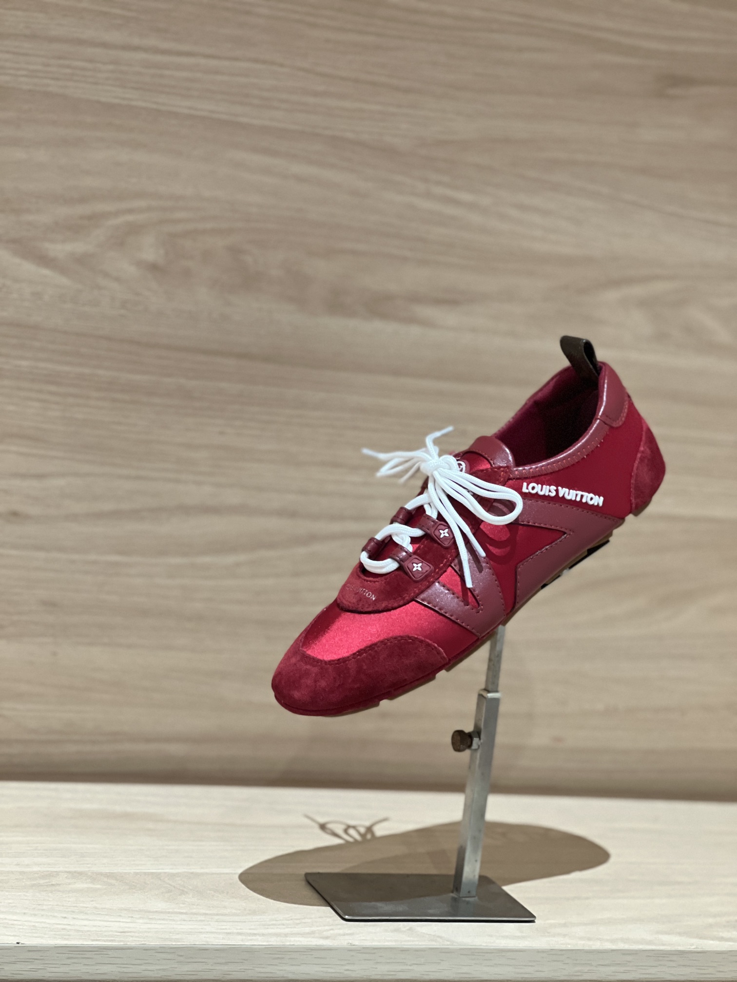 NO:696126,Focus on good quality - top product, dark red and silk real shot - V Sneakerina moral training shoes, ballet dance sneakers, original accurate CP!  The shoe shape is infinitely close, and the best product comes out. The fabric is made of suede/sheepskin/sequins, the lining is breathable and comfortable mesh, and the foot pads are cowhide. The foot pads are removable, and the original method is the same as the double foot pads!  Original TPU outsole Size 35-42 (40/41/42 customized, non-returnable) P Gift box packaging matching/original mesh bag, ballet shoes, sneakers, cowhide, sheepskin, real silk, chamois leather19860909专注好品质——顶级出品 暗红拼真丝实拍——V Sneakerina 德训鞋芭蕾舞蹈运动鞋   原版精准cp！鞋型无限接近,好货出 面料采用麂皮/羊皮/亮片,内里透气舒服网布,垫脚牛皮,垫脚可以拆卸,原版一致做法双垫脚！原版TPU大底 Size35-42（40/41/42定做不退换） P 礼品盒包装配套/原版网布袋,芭蕾舞鞋,sneakers,cowhide,sheepskin,real silk,chamois leather,Women's Shoes