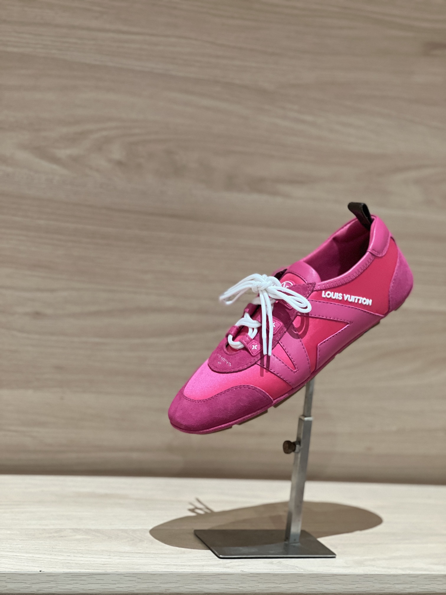 NO:696131,Focus on good quality - top product, real shot of rose red and silk - V Sneakerina moral training shoes, ballet dance sneakers, original accurate CP!  The shoe shape is infinitely close, and the best product comes out. The fabric is made of suede/sheepskin/sequins, the lining is breathable and comfortable mesh, and the foot pads are cowhide. The foot pads are removable, and the original method is the same as the double foot pads!  Original TPU outsole Size 35-42 (40/41/42 customized, non-returnable) P Gift box packaging matching/original mesh bag, ballet shoes, sneakers, cowhide, sheepskin, real silk, chamois leather19860909专注好品质——顶级出品 玫红拼真丝实拍——V Sneakerina 德训鞋芭蕾舞蹈运动鞋   原版精准cp！鞋型无限接近,好货出 面料采用麂皮/羊皮/亮片,内里透气舒服网布,垫脚牛皮,垫脚可以拆卸,原版一致做法双垫脚！原版TPU大底 Size35-42（40/41/42定做不退换） P 礼品盒包装配套/原版网布袋,芭蕾舞鞋,sneakers,cowhide,sheepskin,real silk,chamois leather,Women's Shoes