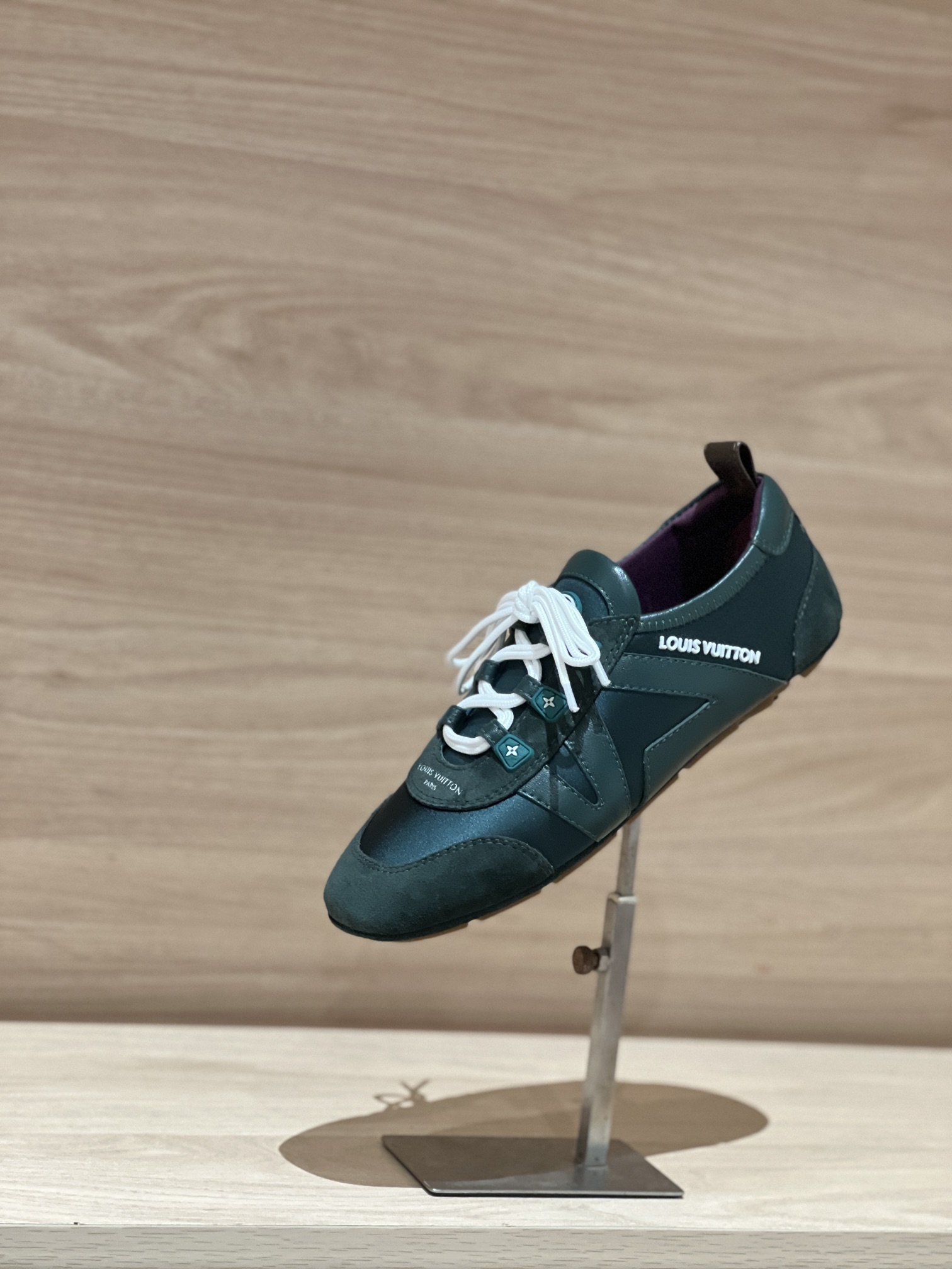 NO:696138,Focus on good quality - top product, dark green silk real shot - V Sneakerina moral training shoes, ballet dance sneakers, original accurate CP!  The shoe shape is infinitely close, and the best product comes out. The fabric is made of suede/sheepskin/sequins, the lining is breathable and comfortable mesh, and the foot pads are cowhide. The foot pads are removable, and the original method is the same as the double foot pads!  Original TPU outsole Size 35-42 (40/41/42 customized, non-returnable) P Gift box packaging matching/original mesh bag, ballet shoes, sneakers, cowhide, sheepskin, real silk, chamois leather19860909专注好品质——顶级出品 深绿拼真丝实拍——V Sneakerina 德训鞋芭蕾舞蹈运动鞋   原版精准cp！鞋型无限接近,好货出 面料采用麂皮/羊皮/亮片,内里透气舒服网布,垫脚牛皮,垫脚可以拆卸,原版一致做法双垫脚！原版TPU大底 Size35-42（40/41/42定做不退换） P 礼品盒包装配套/原版网布袋,芭蕾舞鞋,sneakers,cowhide,sheepskin,real silk,chamois leather,Women's Shoes