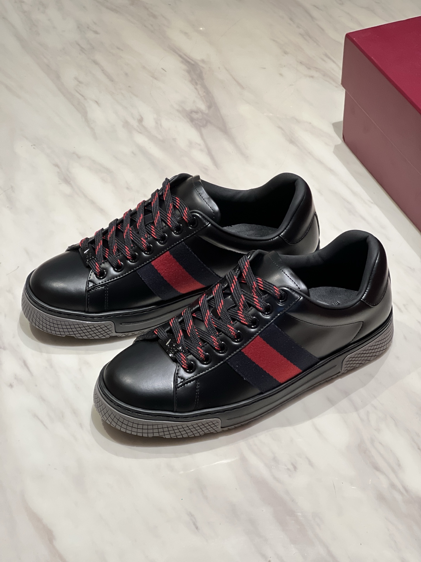Gucci 黑色 —— Gu*ci 26fw 男士织带休闲鞋