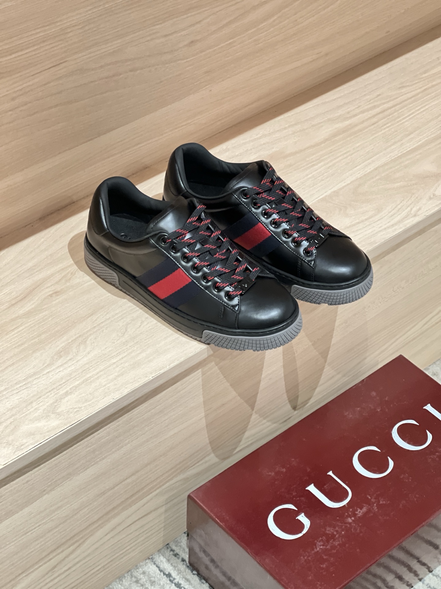 Gucci 黑色 —— Gu*ci 26fw 男士织带休闲鞋