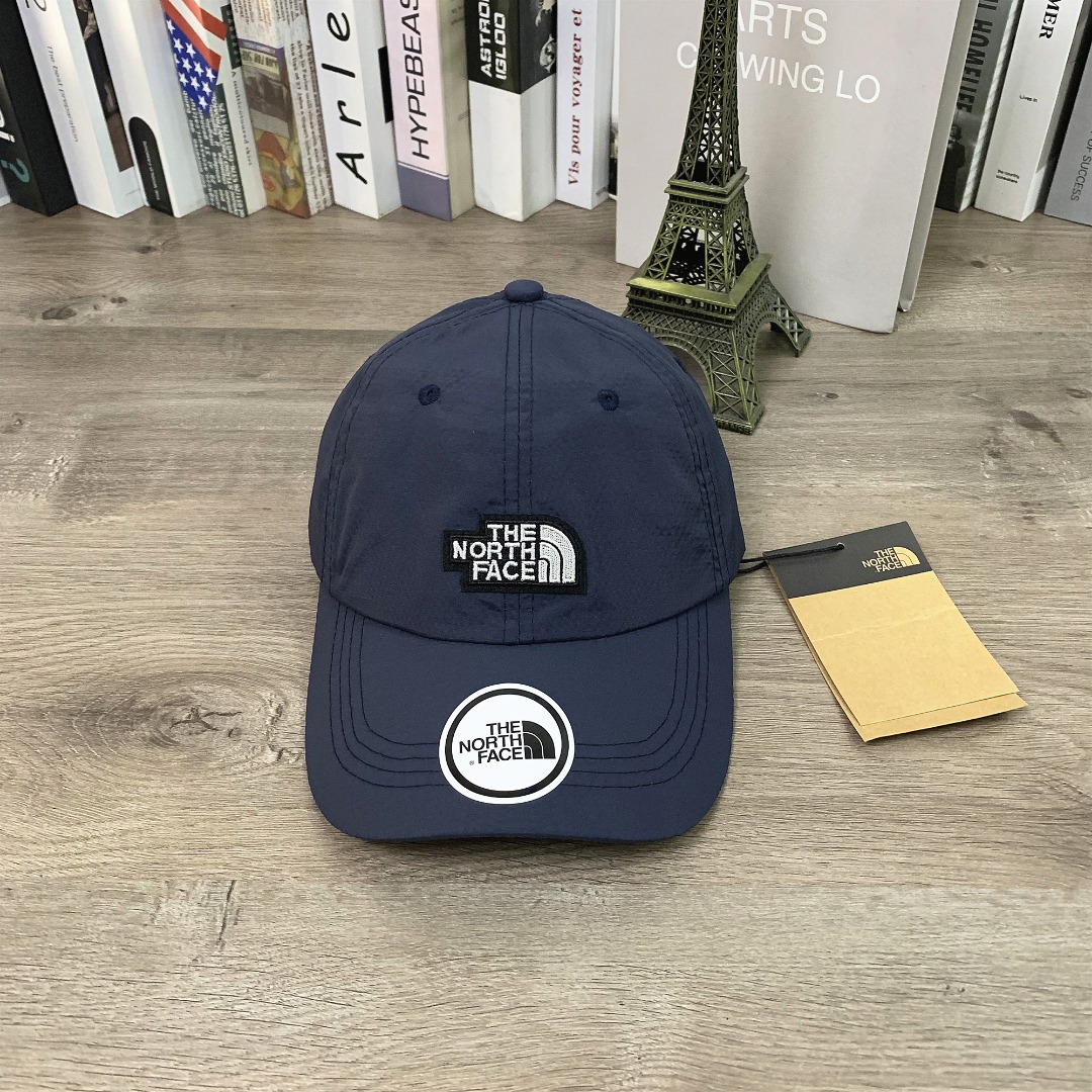 1007#P36#北面速干软顶棒球帽薄款透气鸭舌帽男女休闲同款运动帽子显脸小#
可调节
颜色：卡其色 白色 黑色 藏青色 灰色