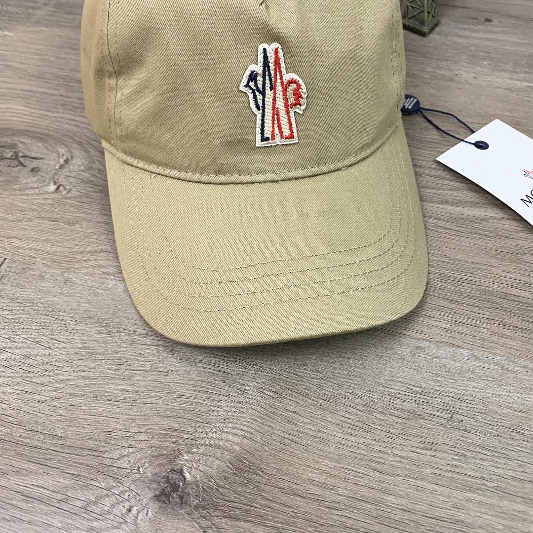 1008#P43#蒙口刺绣小标经典款棒球帽软顶帽子休闲男女同款显脸小百搭鸭舌帽#
可调节
颜色：黑色 卡其色