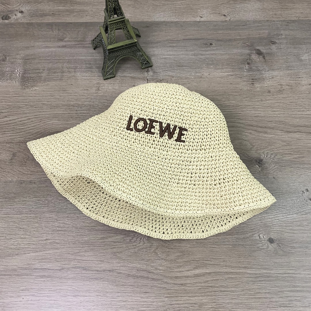 1013#P42#LOEWE草帽渔夫帽字母刺绣遮阳帽百搭户外太阳帽#
均码
颜色：杏色 黑色 啡色 卡其色