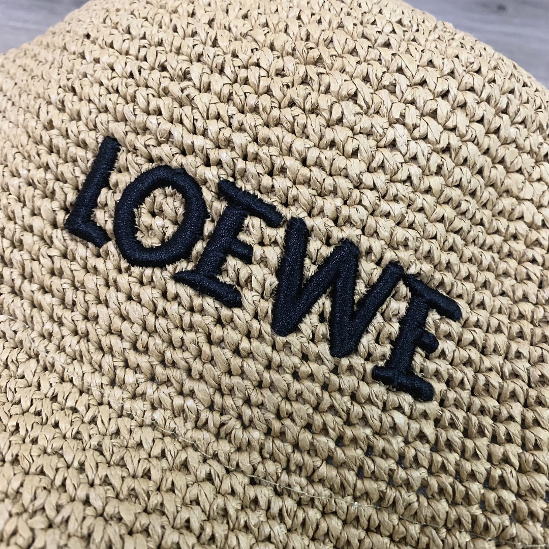1013#P42#LOEWE草帽渔夫帽字母刺绣遮阳帽百搭户外太阳帽#
均码
颜色：杏色 黑色 啡色 卡其色