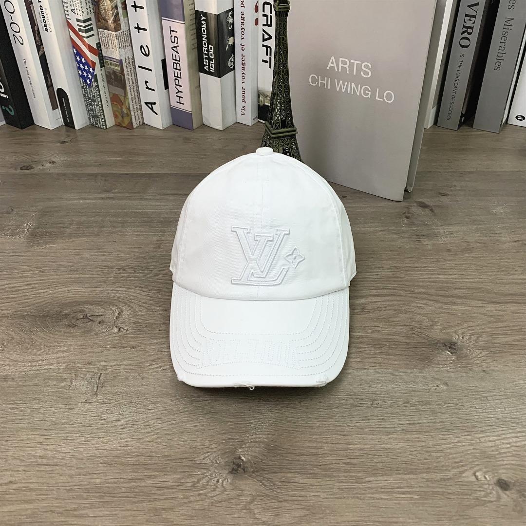 1014#P41#LV软顶棒球帽做旧鸭舌帽男女休闲情侣百搭帽子显脸小帽子#
可调节
颜色：绿色 白色 红色 蓝色 黑色 卡其色