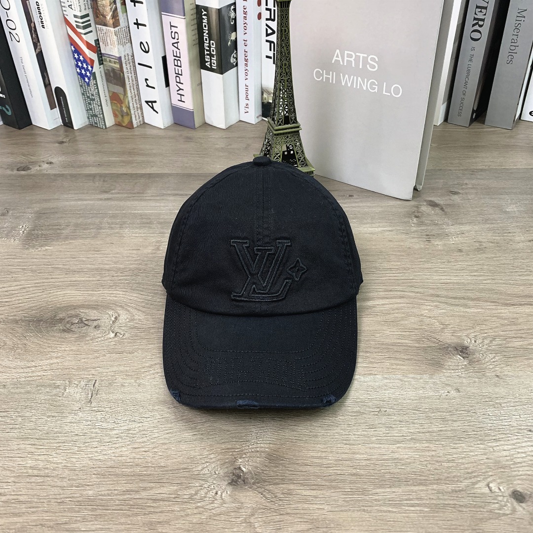 1014#P41#LV软顶棒球帽做旧鸭舌帽男女休闲情侣百搭帽子显脸小帽子#
可调节
颜色：绿色 白色 红色 蓝色 黑色 卡其色