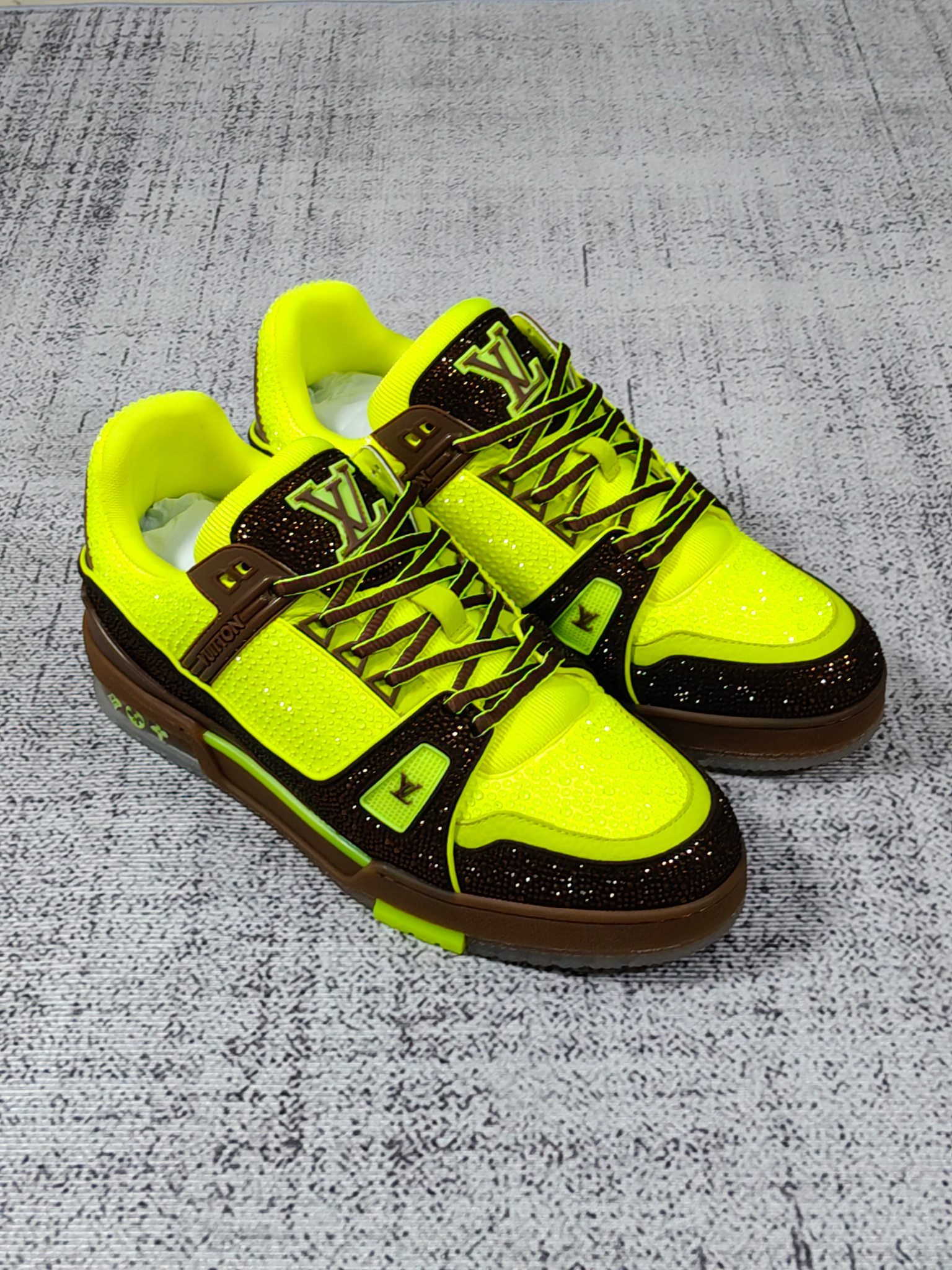 NO:357494,Real-price LV diamond shoes factory real shot factory direct sales one piece delivery agency no middlemen make a difference Female 35--40 Size male 39---45 Size female 41 42 Customized not support return and exchange male 38 46 Customized not support return and exchange, louis vuitton19860909实价LV 钻鞋 工厂实拍 工厂直销 一件代发 绝无中间商赚差价  女 35---40 码男39----45 码 女 41 42 定做不支持退换男 38 46 定做不支持退换,,louis vuitton,Men's shoes