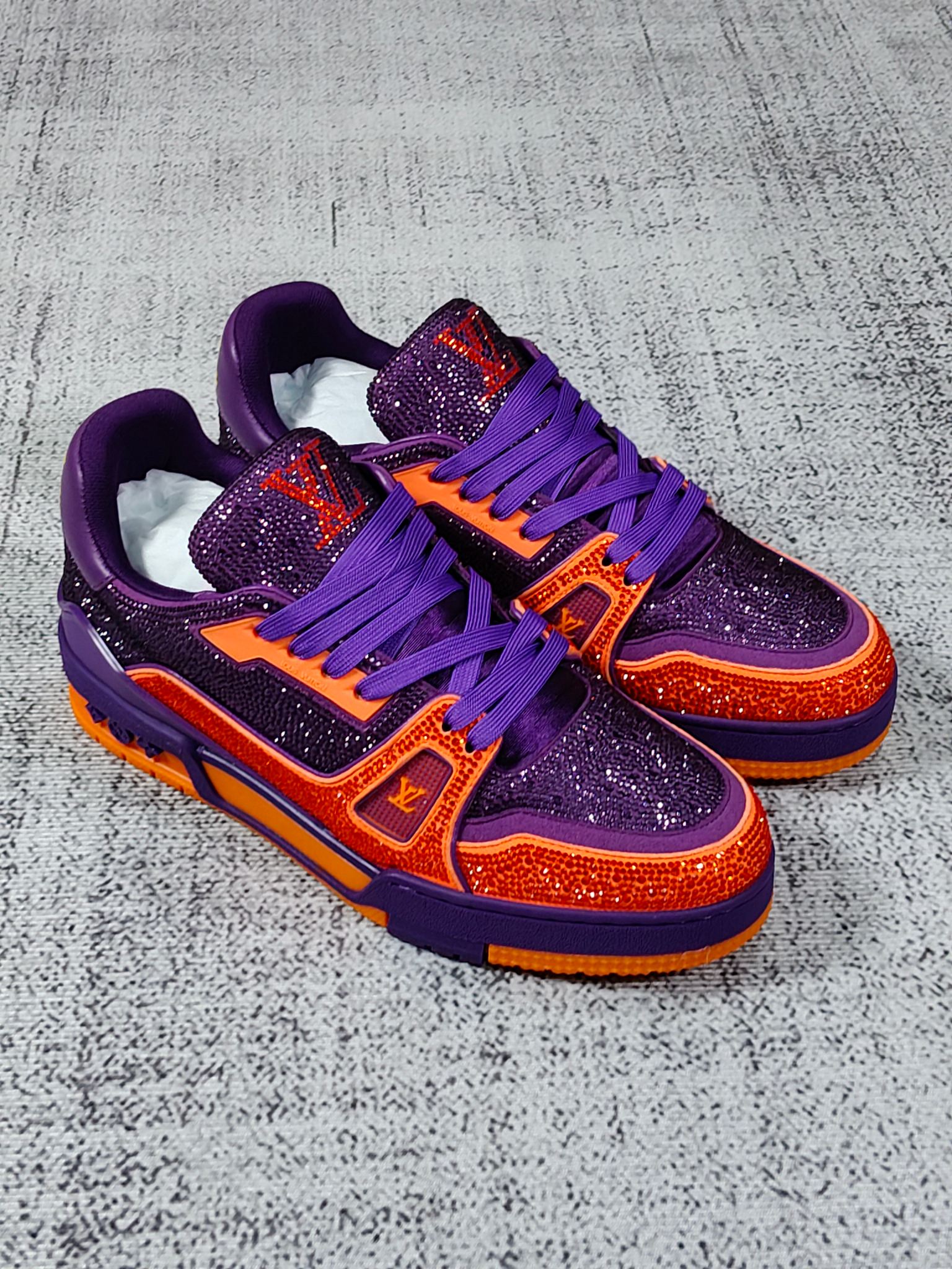 NO:357484,Real price LV diamond shoes factory real photos factory direct sales one piece delivery agency no middlemen make a difference Female 35--40 Size male 39---45 Size female 41 42 Customized not support return and exchange male 38 46 Customized not support return and exchange, louis vuitton19860909实价 LV 钻鞋 工厂实拍 工厂直销 一件代发 绝无中间商赚差价  女 35---40 码男39----45 码 女 41 42 定做不支持退换男 38 46 定做不支持退换,,louis vuitton,Men's shoes