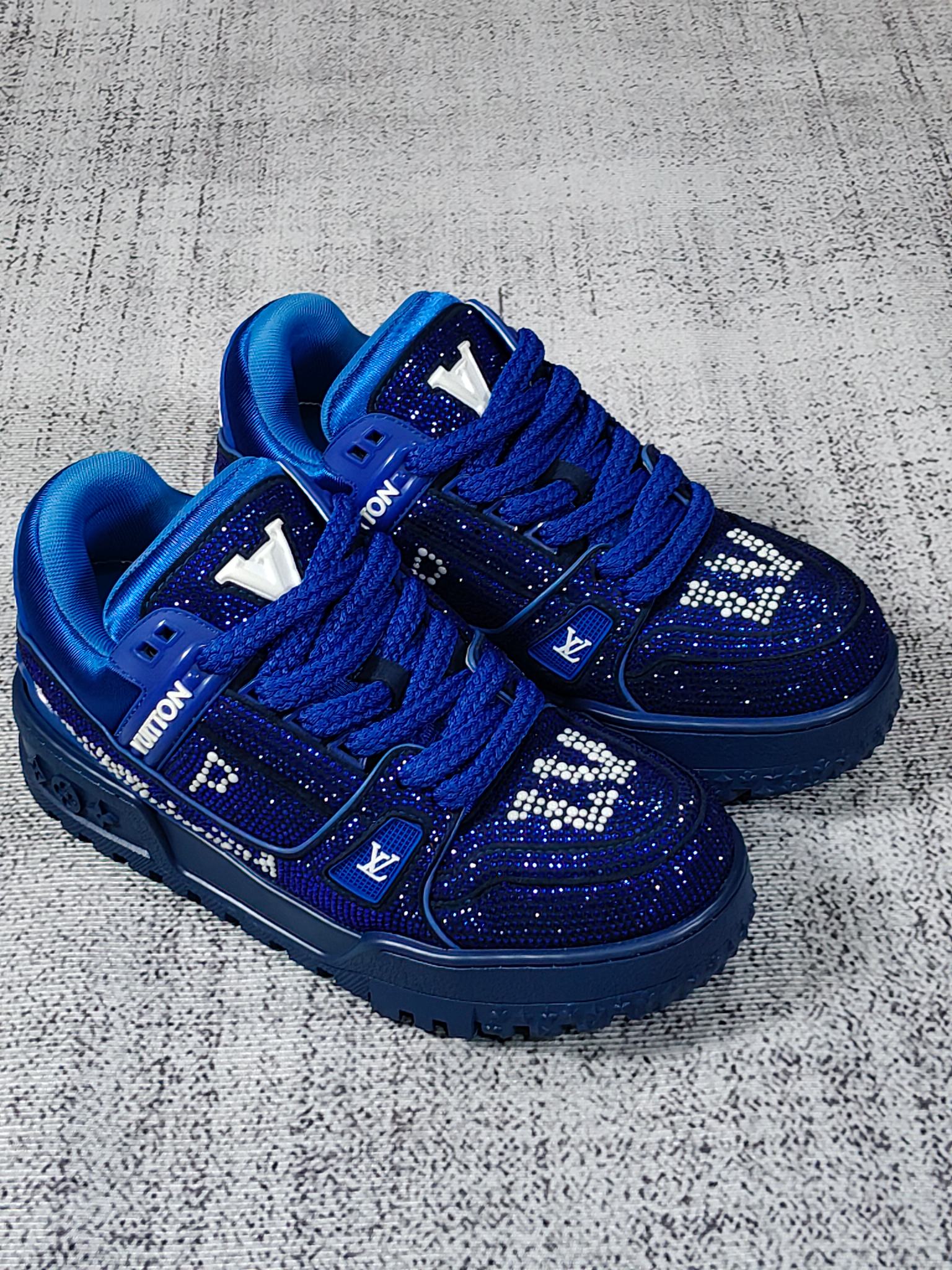 NO:357380,Real price LV diamond shoes factory real photos factory direct sales one piece delivery agency no middlemen make a difference Female 35--40 Size male 39---45 Size female 41 42 Customized not support return and exchange male 38 46 Customized not support return and exchange, louis vuitton19860909实价 LV 钻鞋 工厂实拍 工厂直销 一件代发 绝无中间商赚差价  女 35---40 码男39----45 码 女 41 42 定做不支持退换男 38 46 定做不支持退换,,louis vuitton,Men's shoes