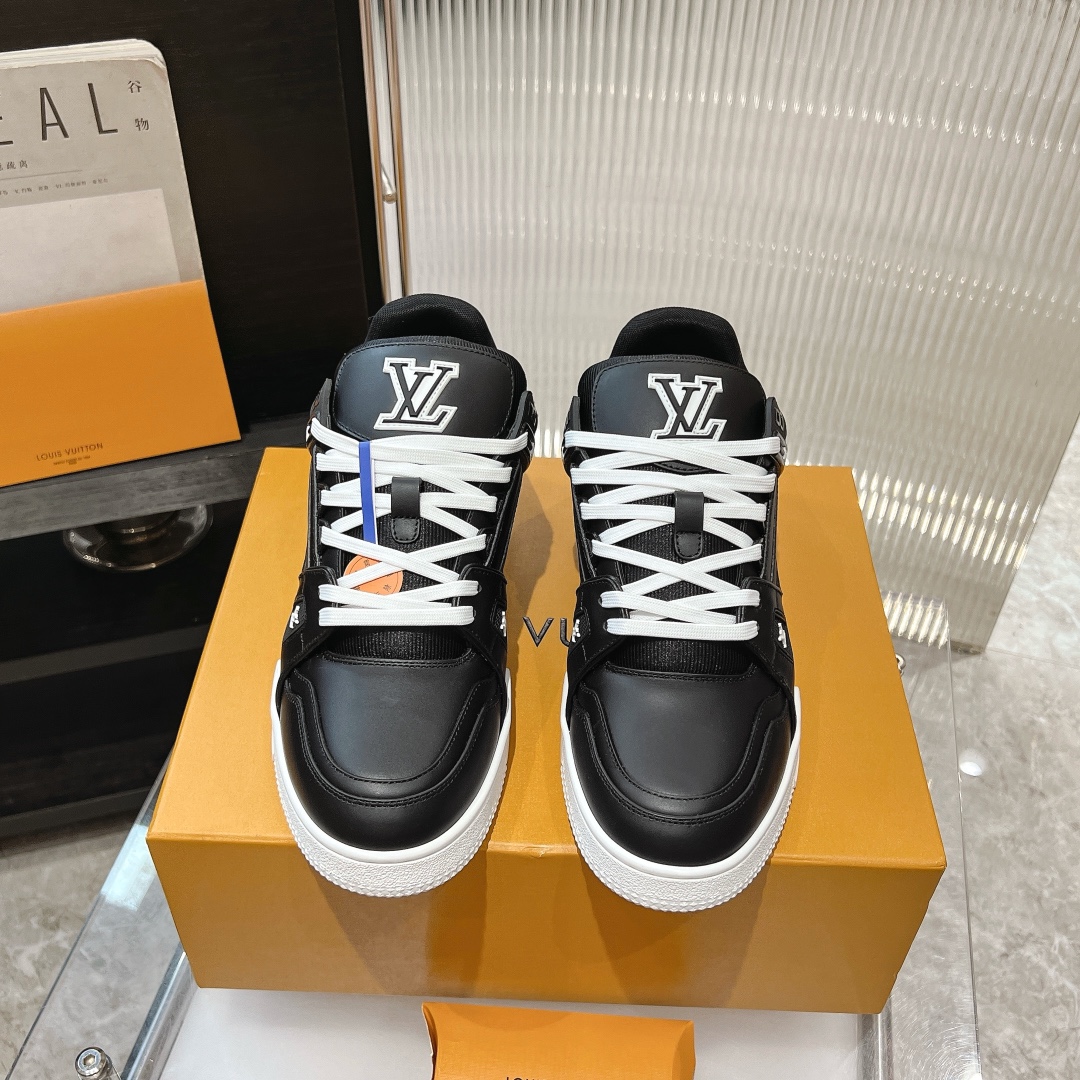 NO:235490,Purchase quality couples LV~ Louis Vuitton by Virgin Abloh's best-looking sneakers, promoting new products, and limited-edition retro basketball sneakers on the official website!  The high and low gangs all spent a lot of money to buy the original version with accurate reproduction of the 1:1: The details are invincible, the sincerity is full of imported custom original cowhide, the original version is consistent with the packaging method, the details are 100% restored, the private model customized original integrated TPU bottom is different from other companies, and this effect cannot be achieved without the original version!  , casual shoes / sneakers, louis vuitton, louis vuitton, sneakers, cowhide19860909代购品质情侣款 LV～路易威登 by Virgin Abloh最好看的运动鞋,力推新品, 官网限定款复古篮球运动鞋！ 高帮低帮均花血本购入原版1:1精准复刻、细节很无敌、诚意满满、进口定制原版牛皮,原版一致套包做法,细节百分百还原、私模定制原版一体成型TPU大底、区别于别家、, 没有原版是开不出这效果的！,休闲鞋/运动鞋,louis vuitton,louis vuitton,sneakers,cowhide,Women's Shoes