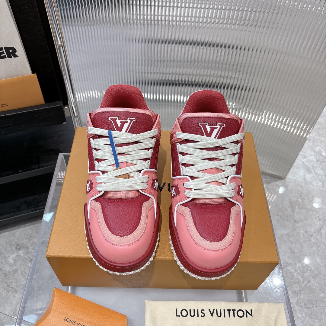 NO:235513,Lv Fat Ding, Fat Ding, Little Cute, Couple Style, 2025 Spring Color, Currently, this version is only available for zp on the market. The highest restores all details and packaging. The latest upgraded version of lvtrainer Xiao Fat Ding 2025 is the same as the original version. Exclusive model opening. Market ceiling level. Welcome to compare. Version private model bottom. Large star particles. Different from the thin small star paired jewelry-level buttons. The buttons were opened for a month before the version was finalized!  Each button is smooth and not rough, with a crystal clear texture!  The shoe waist is equipped with elastic bands to protect the ankle better and improve comfort, which is different from the market. The midsole cloth is a virtual and real-life printing effect, avoiding fake at a glance!  Size: Women 35-40 Men 39-45, casual shoes/sports shoes, louis vuitton, sneakers19860909Lv胖丁 肥嘟嘟 小可爱 情侣款 2025开春色 目前此版本只做zp上市的 最高还原所有细节 、包装 lvtrainer小胖丁2025最新升级版本 原版一致 独家开模 市场天花板级 欢迎对比 对版私模大底 大星星颗粒 区别市场单薄的小星星对版饰品级扣子 扣子开模了一个月才定版！ 每一个扣子都光滑不粗糙,晶莹剔透的质感！鞋腰对版做了松紧带 更能护好脚踝 提高舒适度,区别于市场货.中底布 是虚实相间的 独家打印效果 避免一眼假！ 码数:女35-40 男39-45,休闲鞋/运动鞋,louis vuitton,sneakers,Women's Shoes