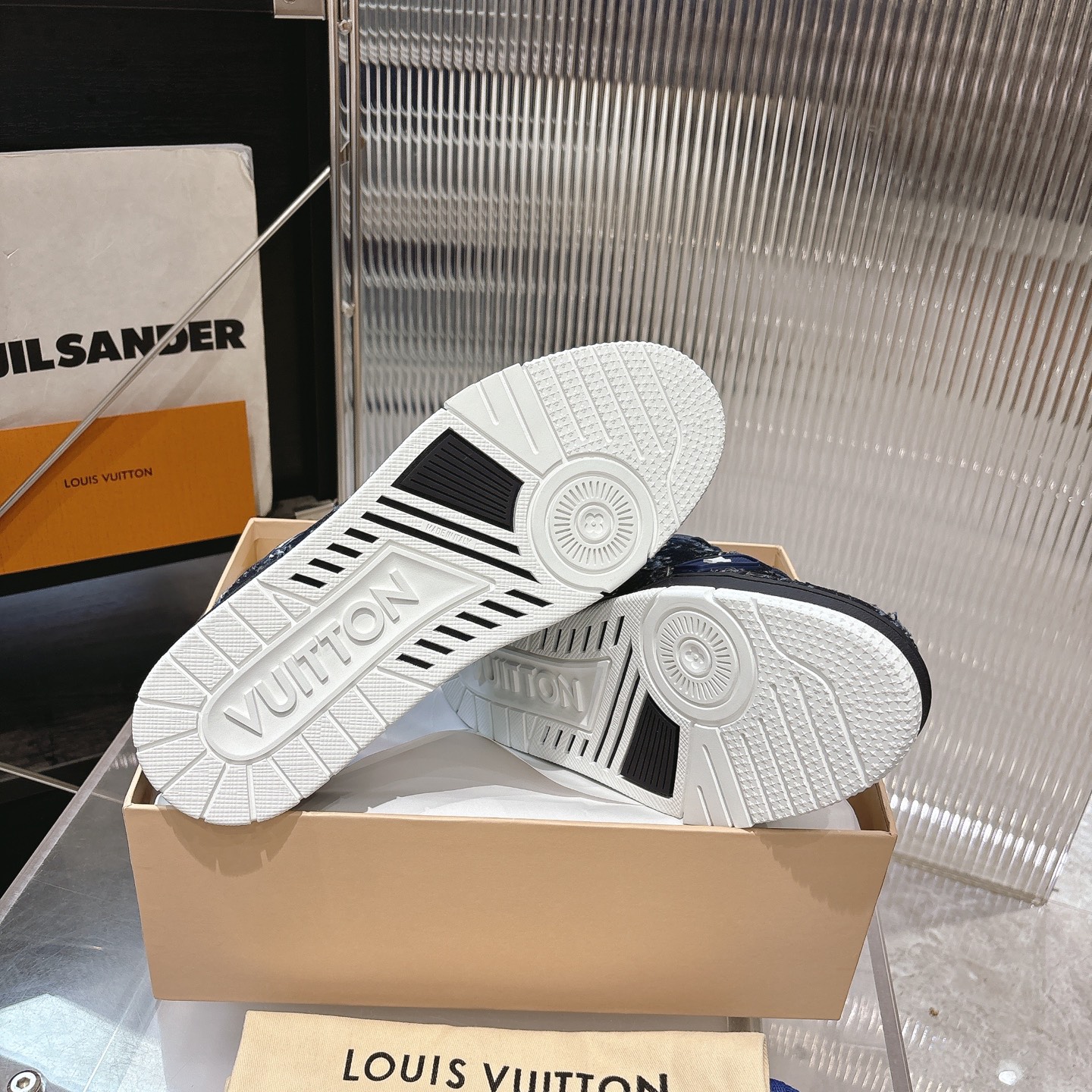 Louis Vuitton Sneakers