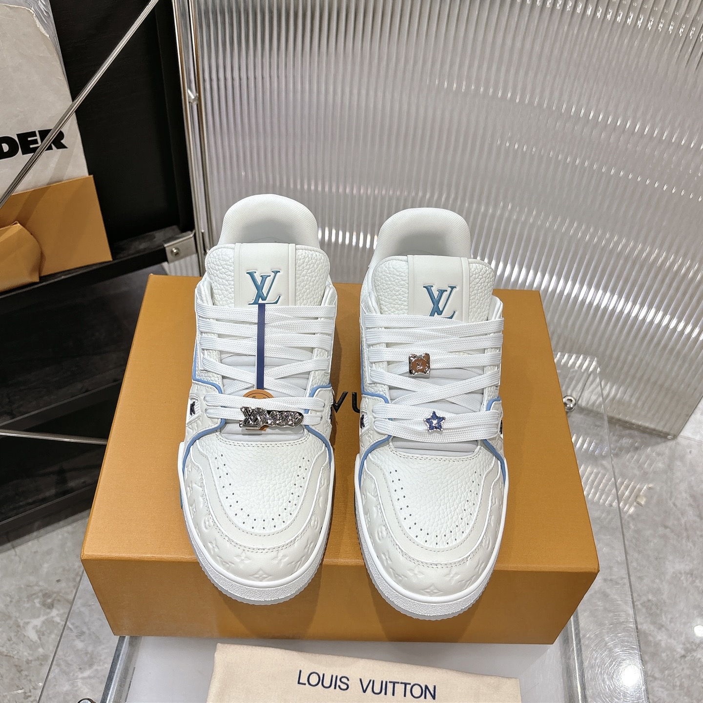 Louis Vuitton Sneakers