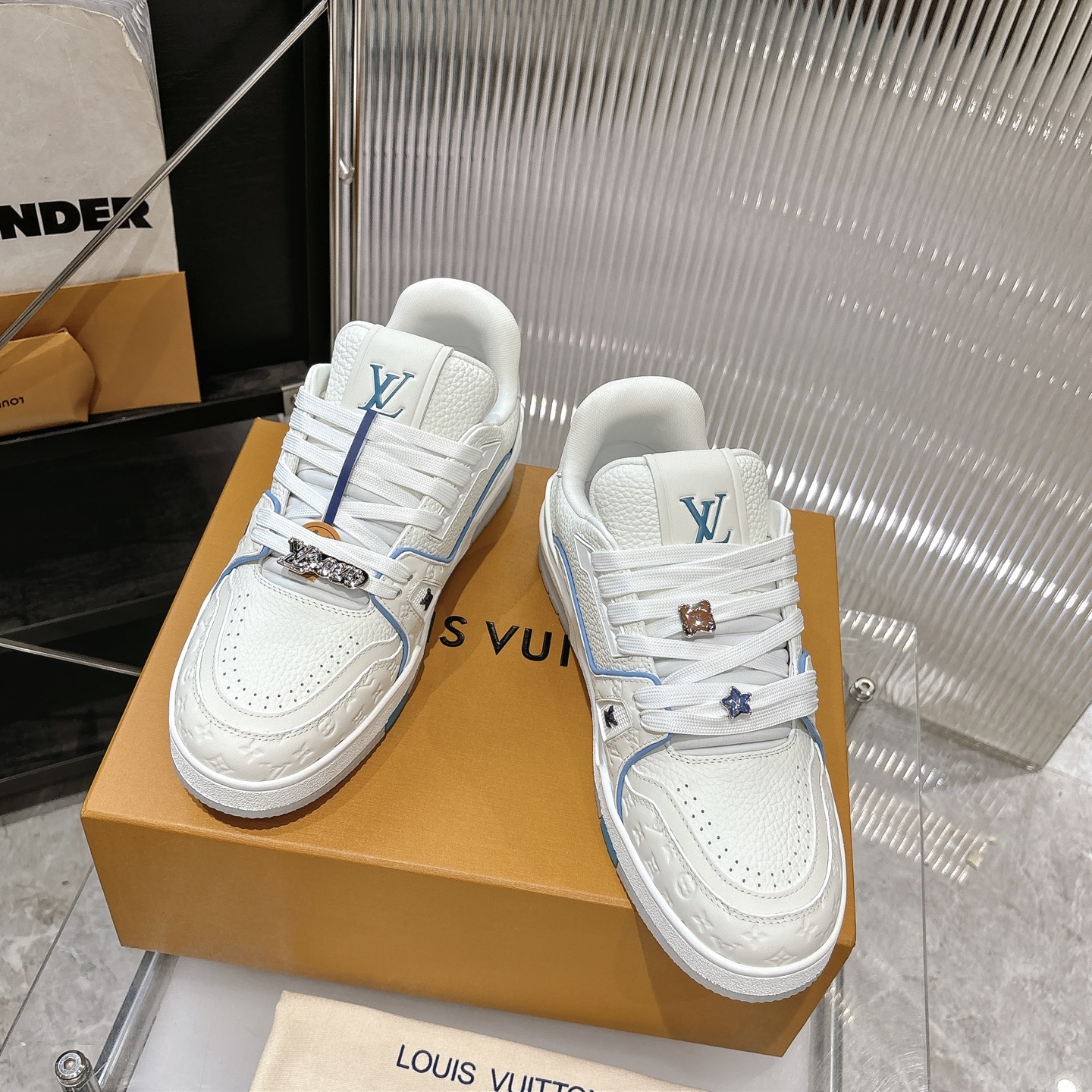 Louis Vuitton Sneakers
