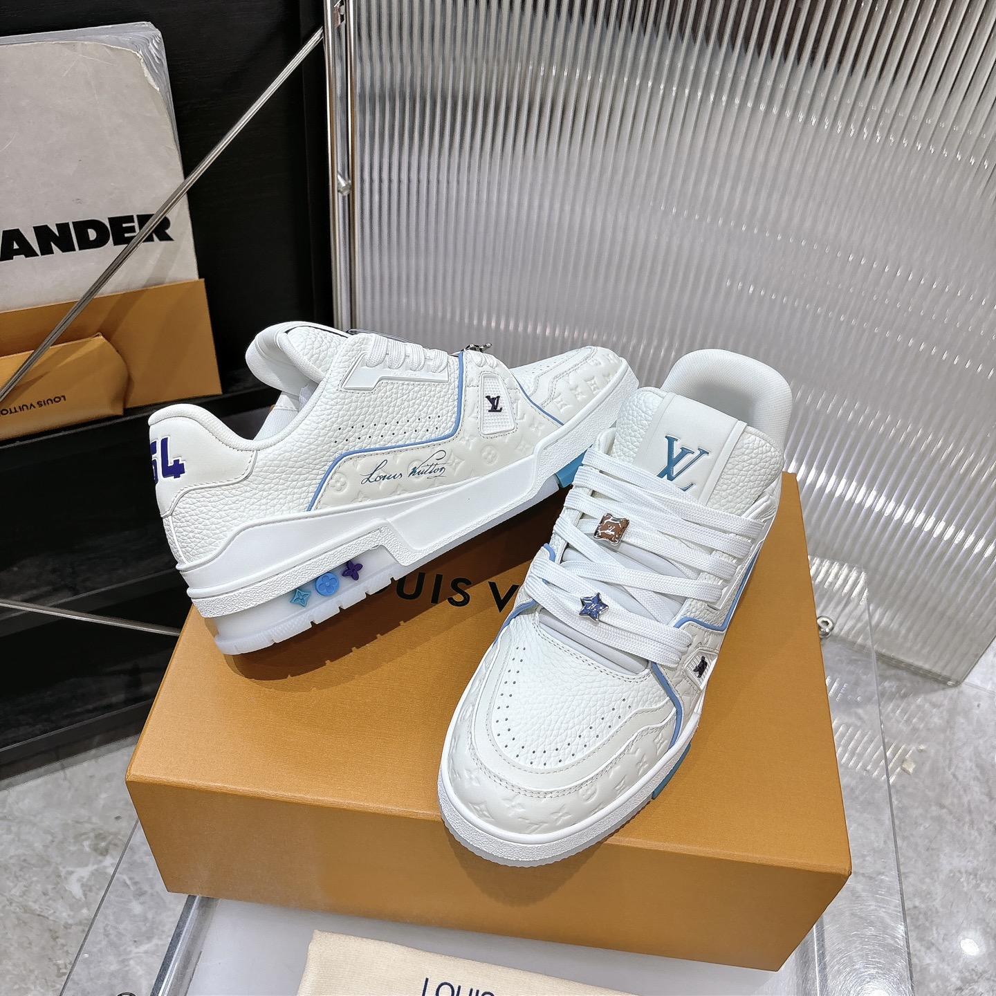 Louis Vuitton Sneakers