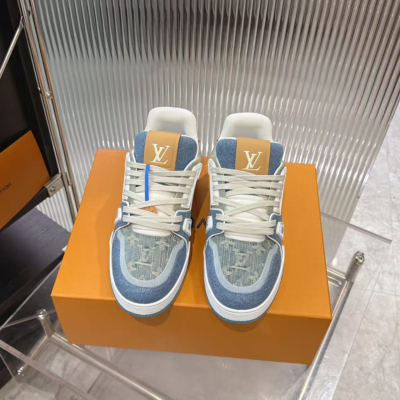 Louis Vuitton Sneakers