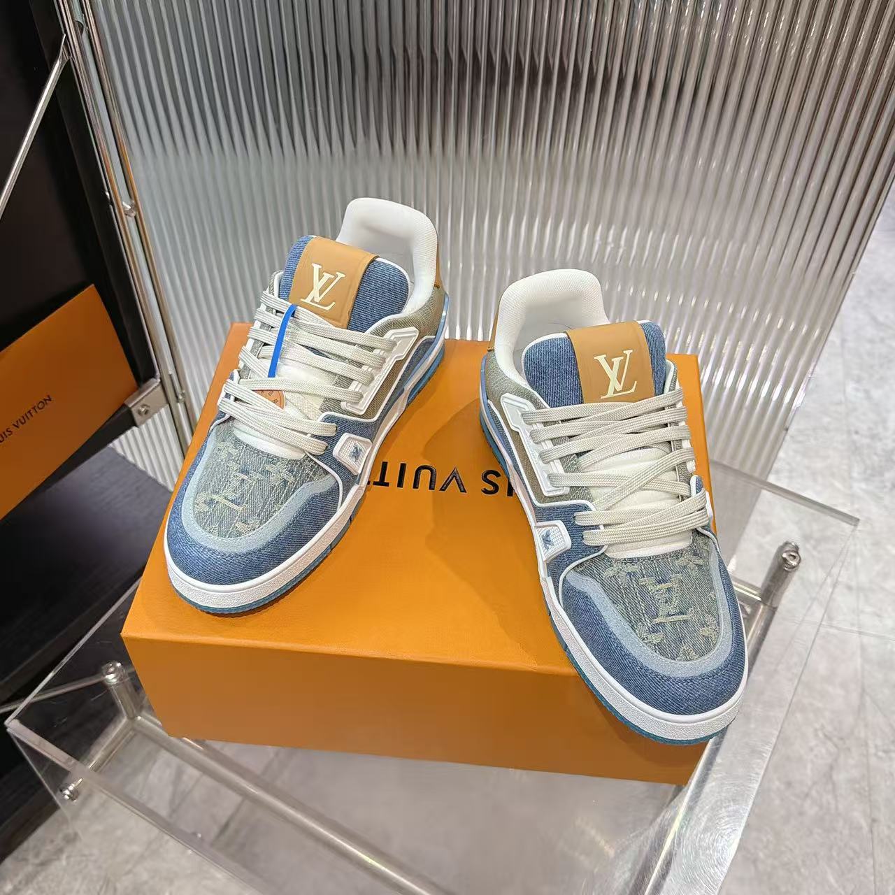 Louis Vuitton Sneakers