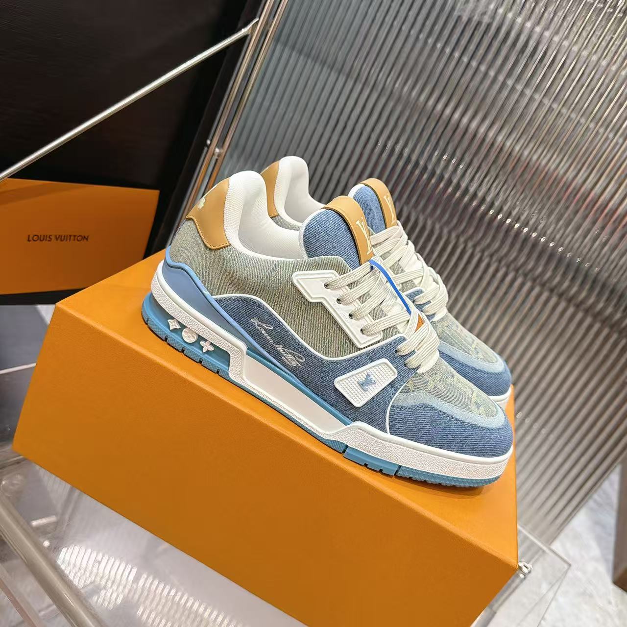 Louis Vuitton Sneakers