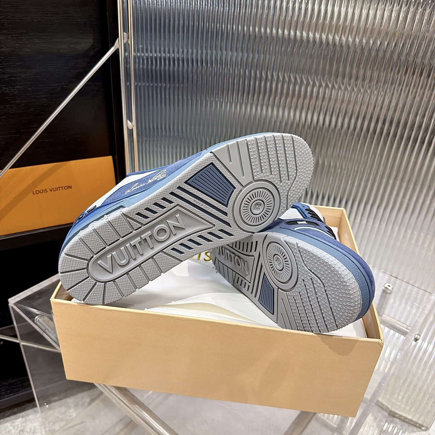 Louis Vuitton Sneakers