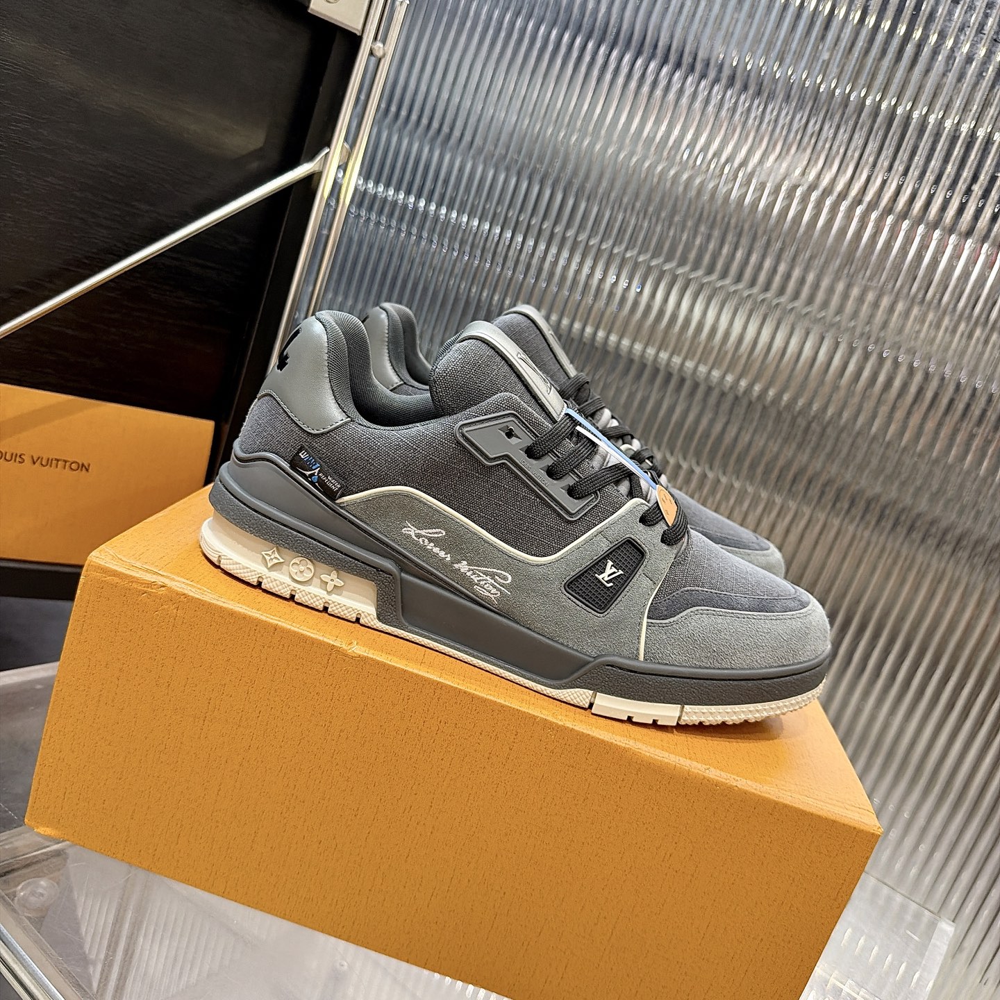 Louis Vuitton Sneakers
