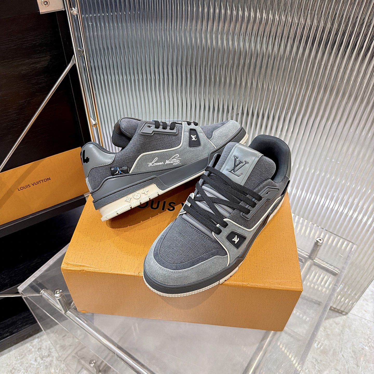 Louis Vuitton Sneakers