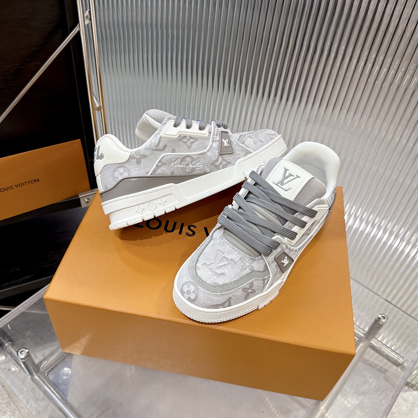 Louis Vuitton Sneakers