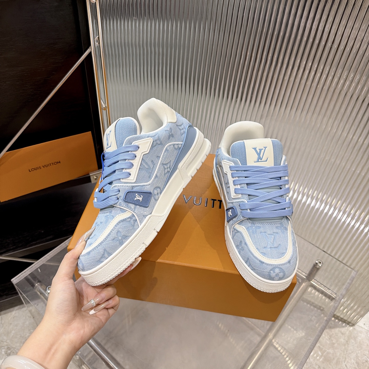 Louis Vuitton Sneakers
